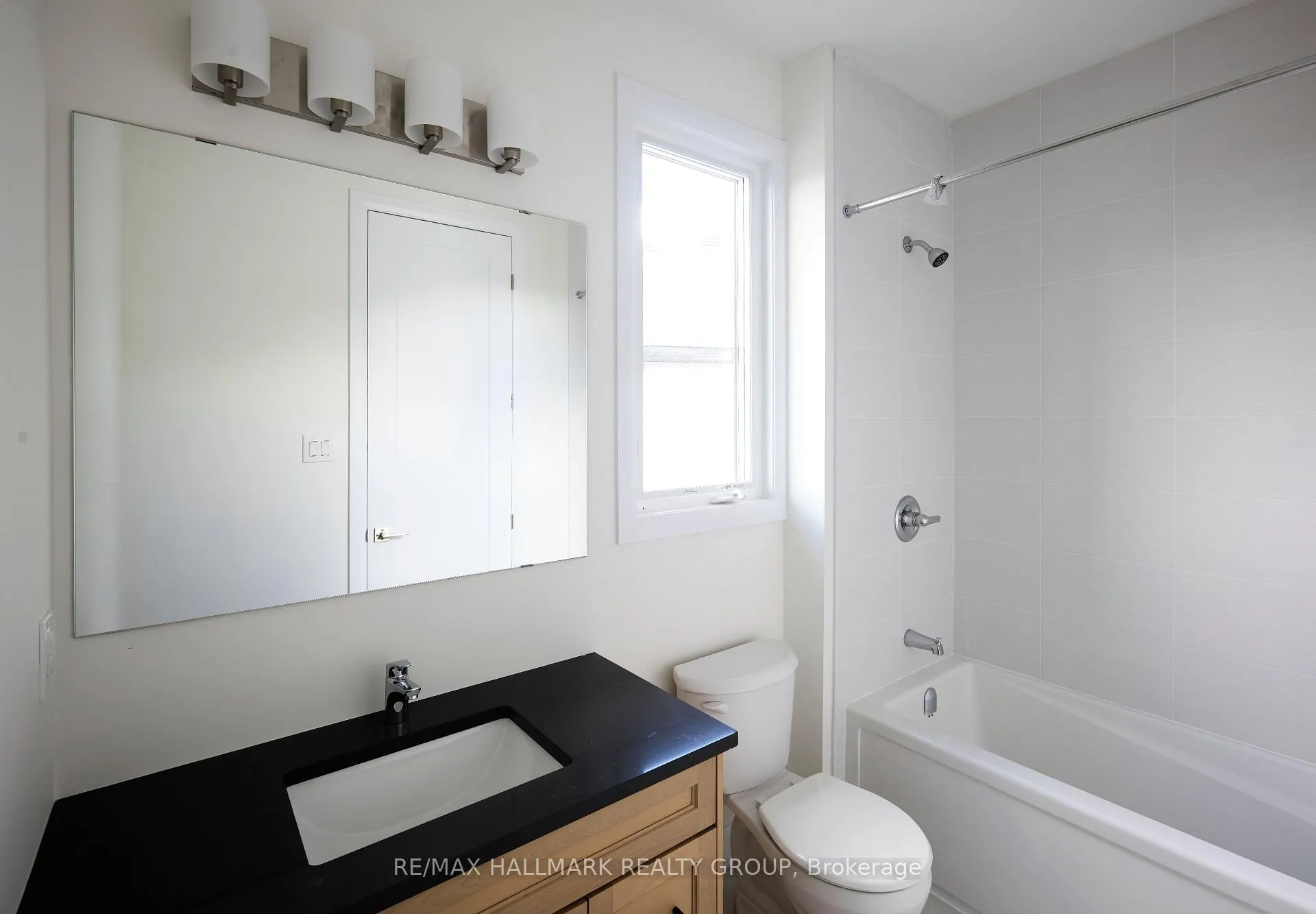 Photo 30 of 678 Persimmon Way, Ottawa, Chapel Hill South - Orleans Village — HOMEH