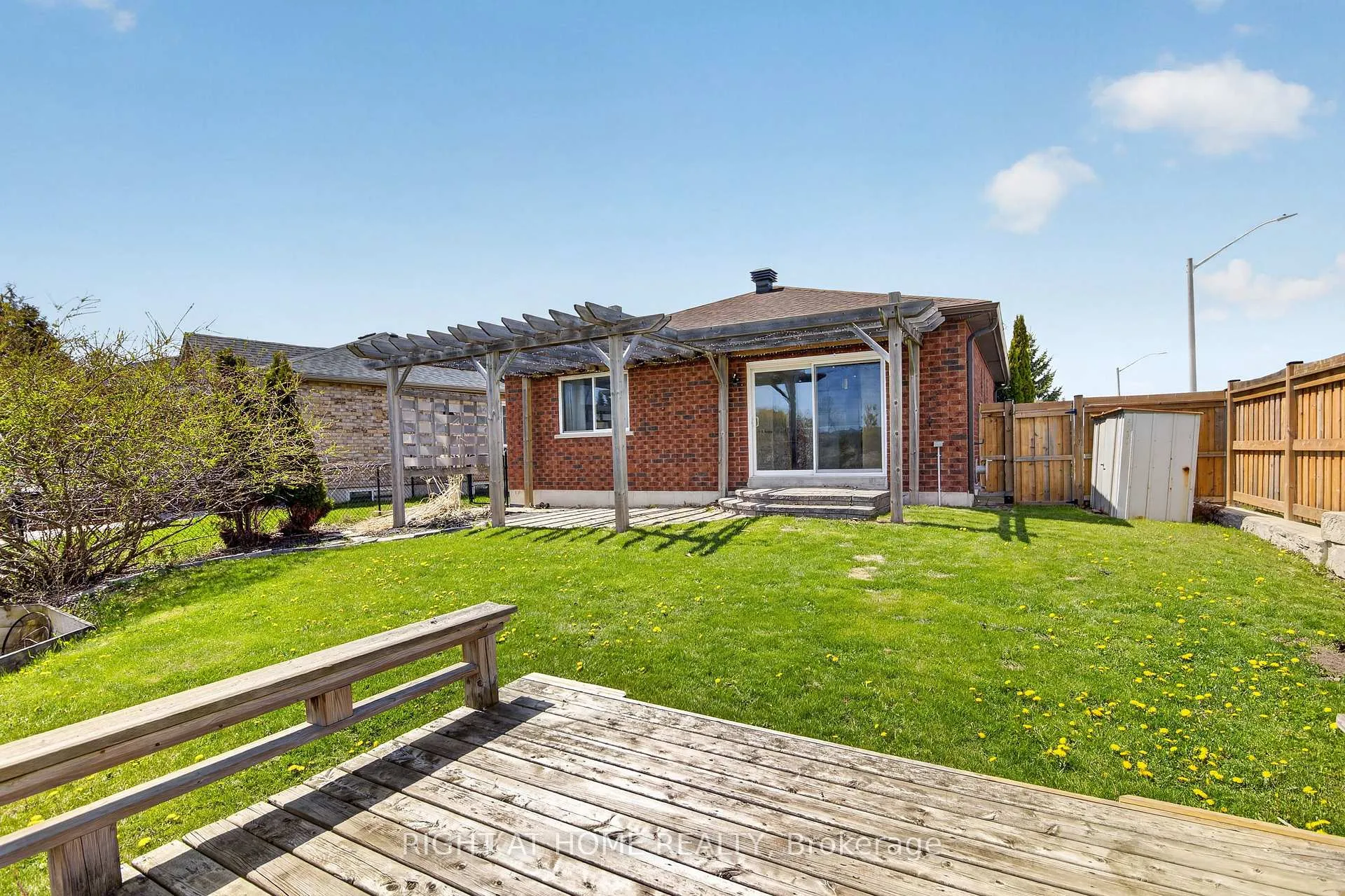 Photo 27 of 61 Seline Crescent, Barrie, Painswick South — HOMEH