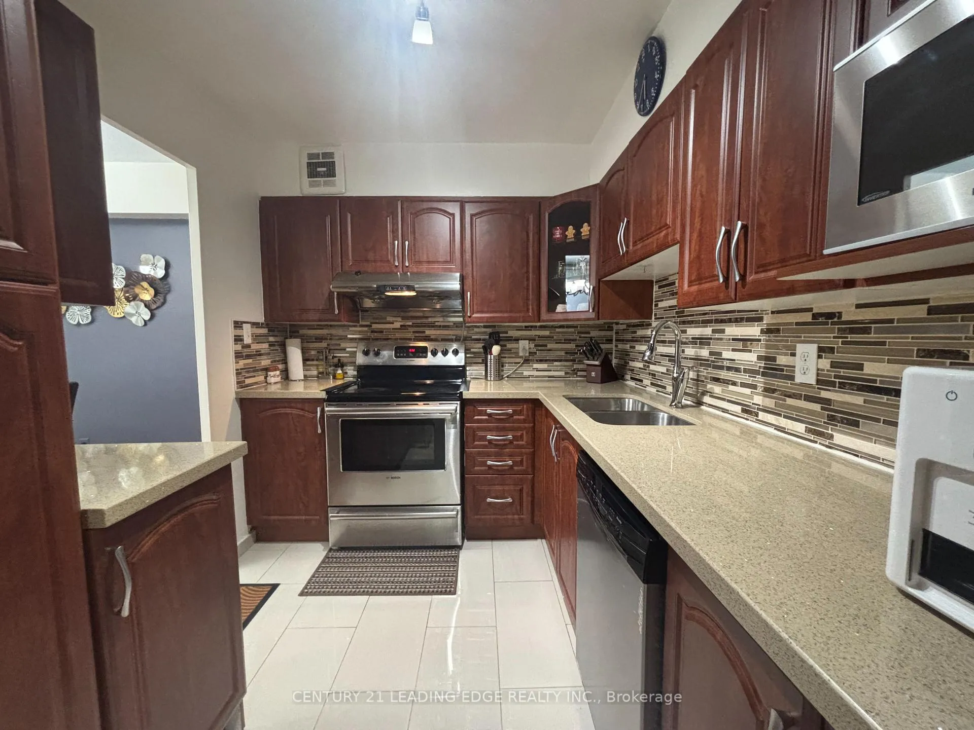 Photo 9 of Unit 304, 15 Vicora Linkway, Toronto, Flemingdon Park — HOMEH