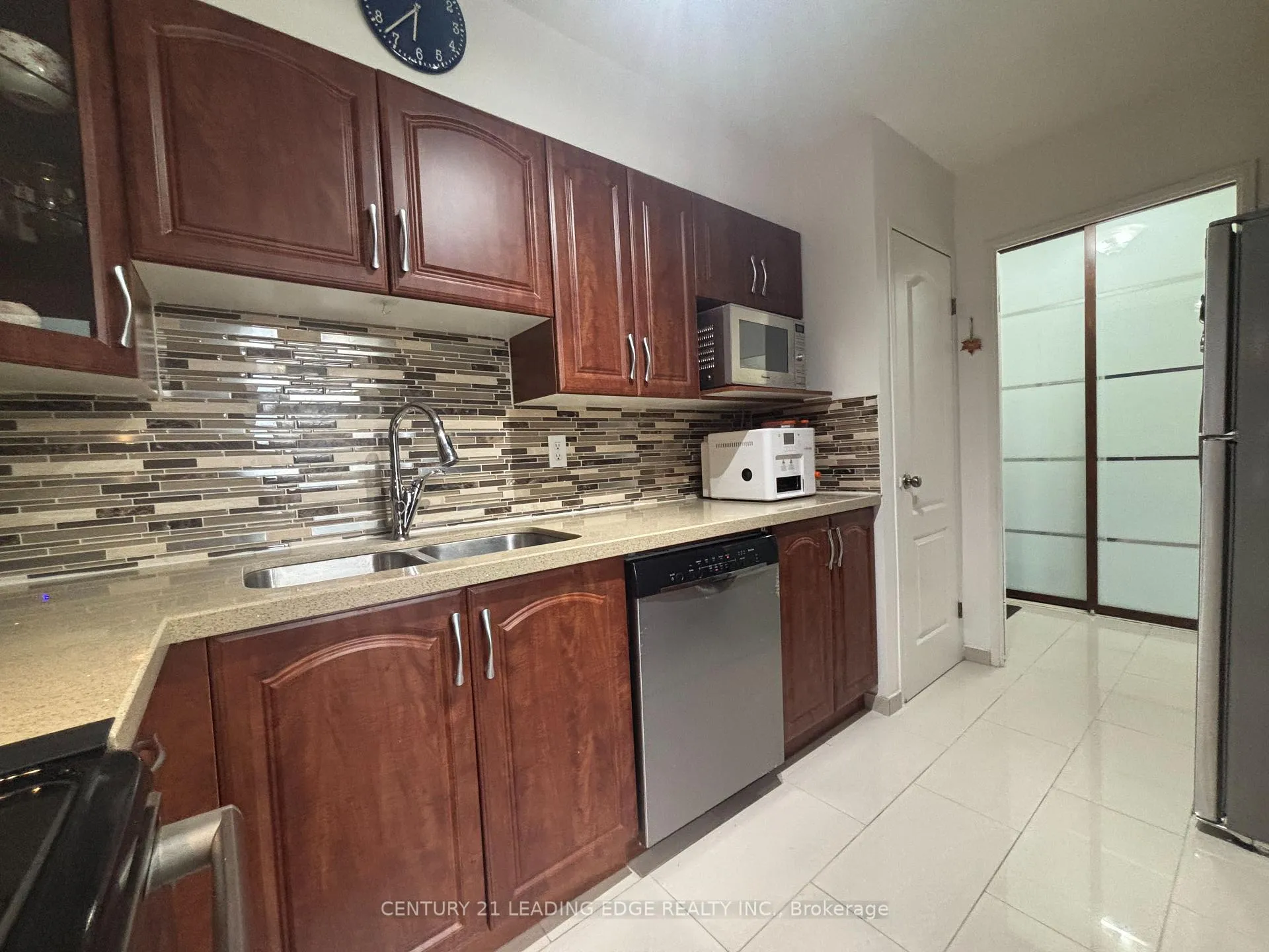 Photo 10 of Unit 304, 15 Vicora Linkway, Toronto, Flemingdon Park — HOMEH