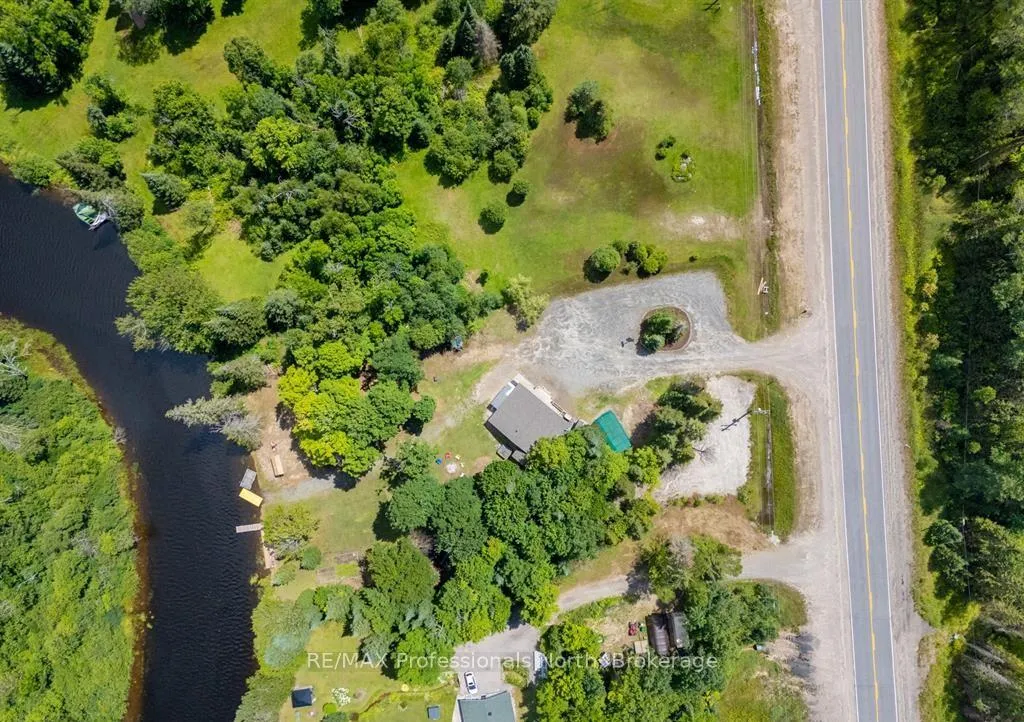 Photo 4 of 899 Katrine Road, Burk's Falls — HOMEH