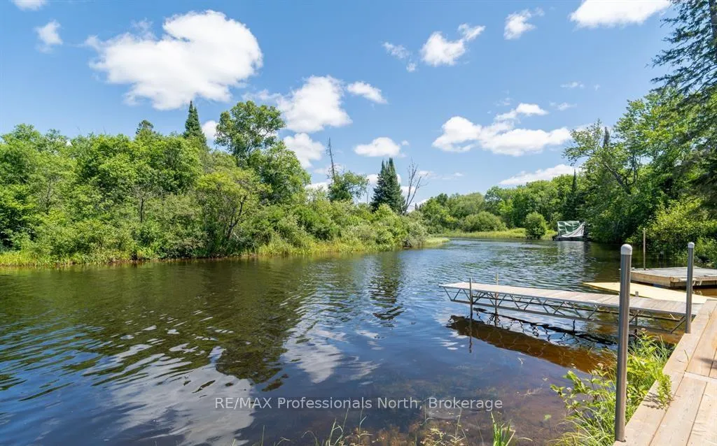 Photo 5 of 899 Katrine Road, Burk's Falls — HOMEH