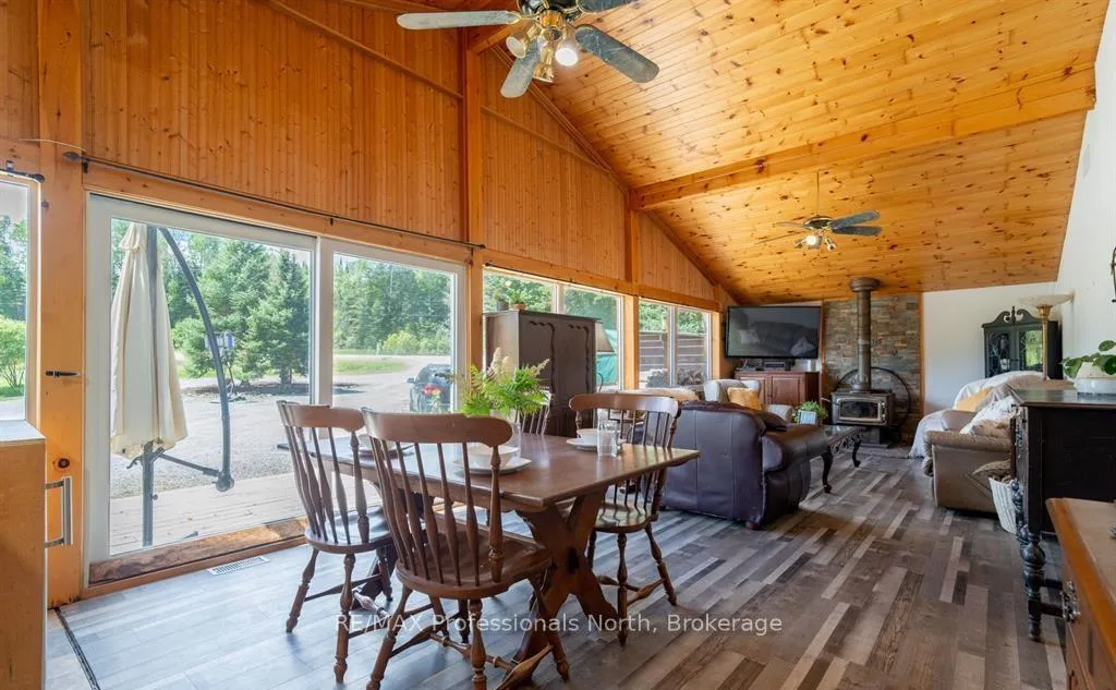 Photo 11 of 899 Katrine Road, Burk's Falls — HOMEH
