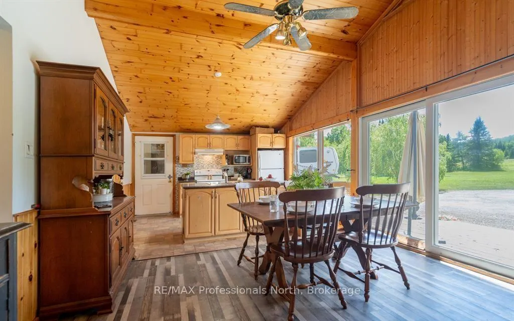 Photo 12 of 899 Katrine Road, Burk's Falls — HOMEH
