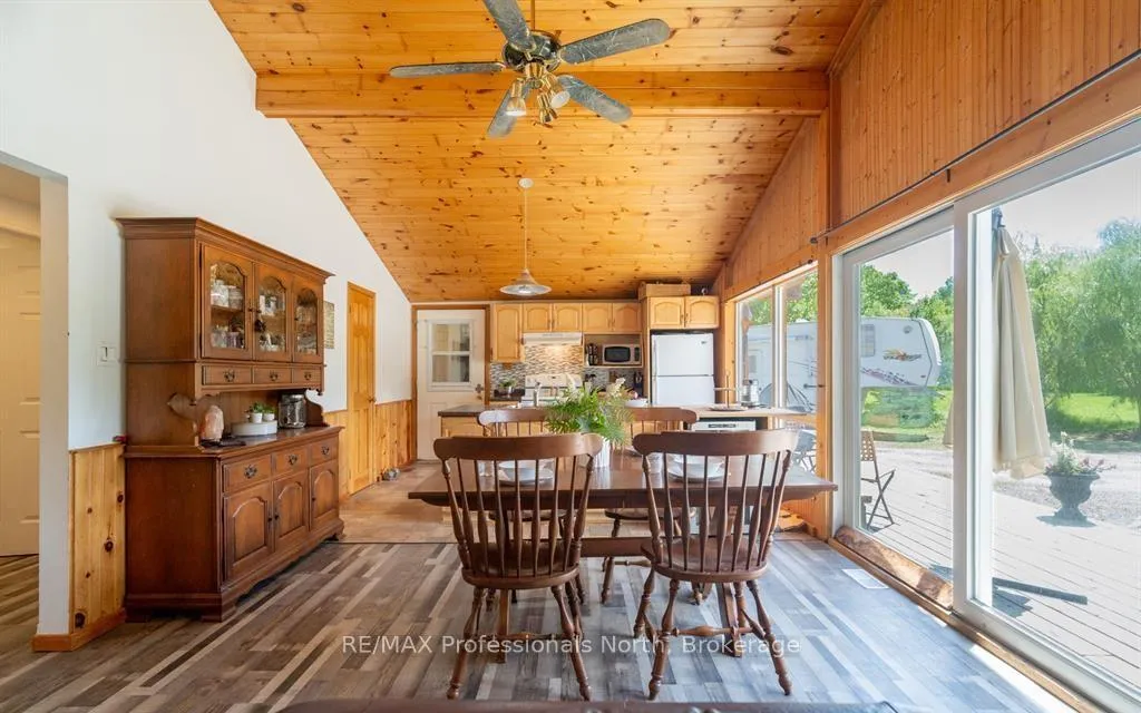 Photo 13 of 899 Katrine Road, Burk's Falls — HOMEH
