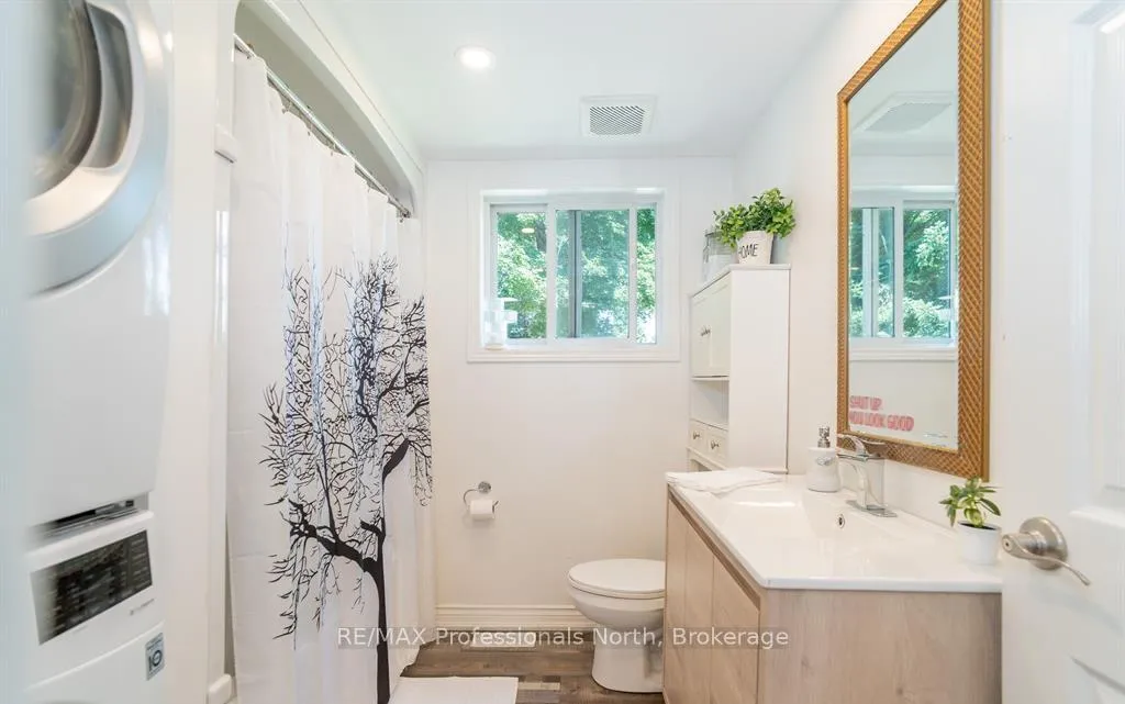Photo 18 of 899 Katrine Road, Burk's Falls — HOMEH
