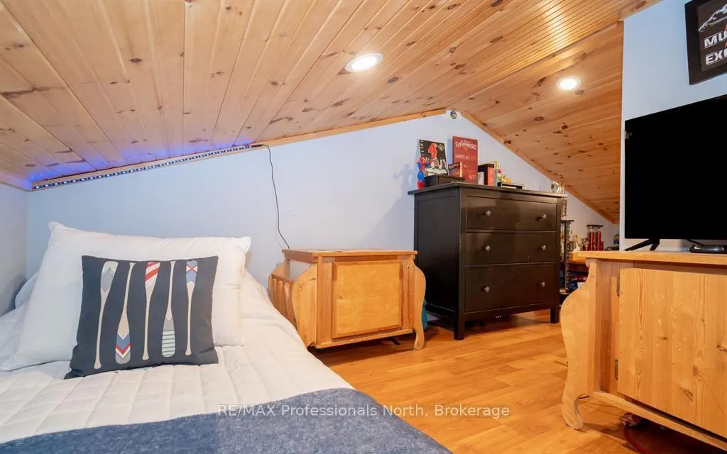 Photo 28 of 899 Katrine Road, Burk's Falls — HOMEH