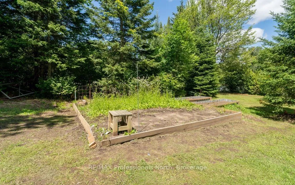 Photo 37 of 899 Katrine Road, Burk's Falls — HOMEH