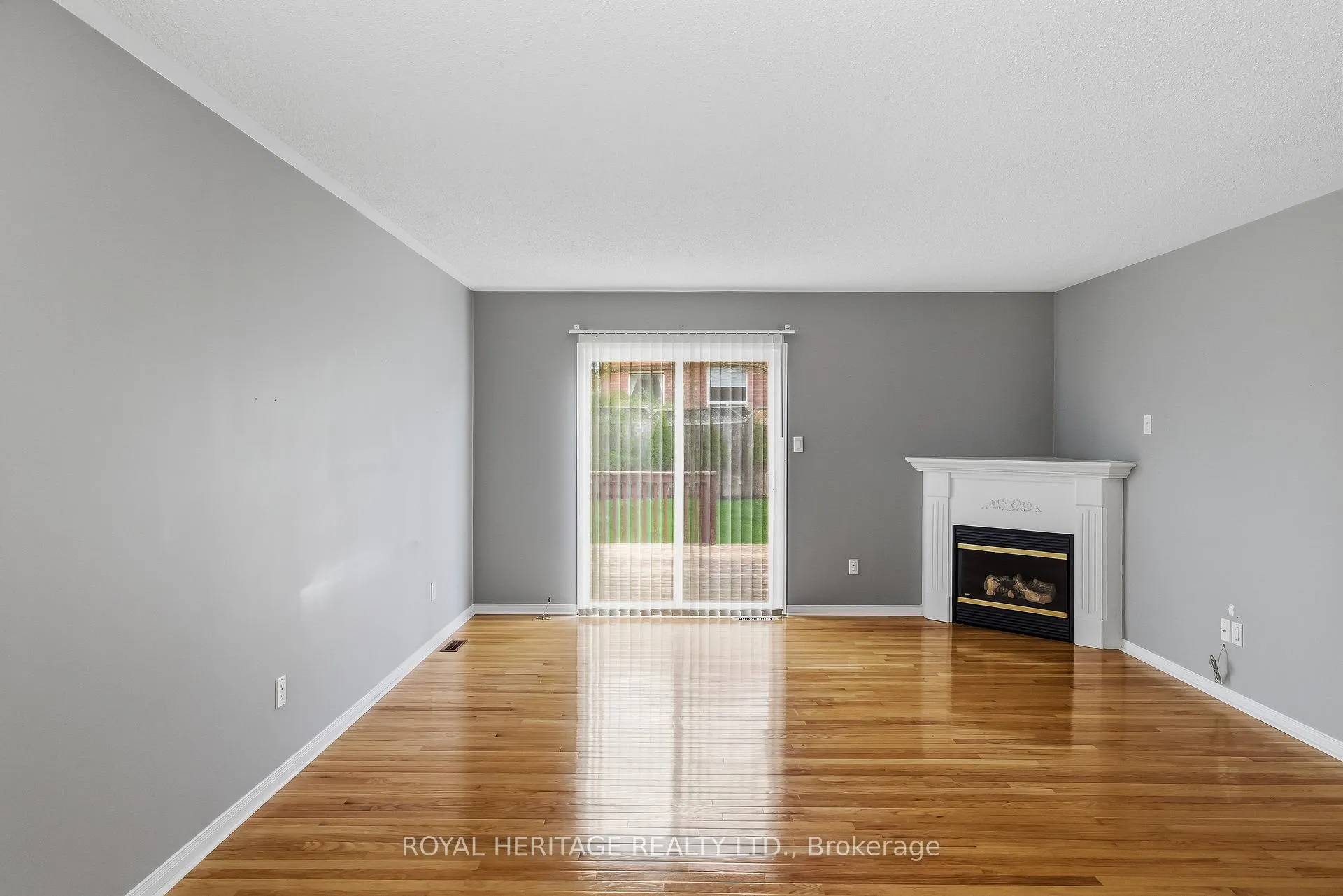 Photo 13 of 19 Fitzpatrick Court, Whitby, Brooklin — HOMEH