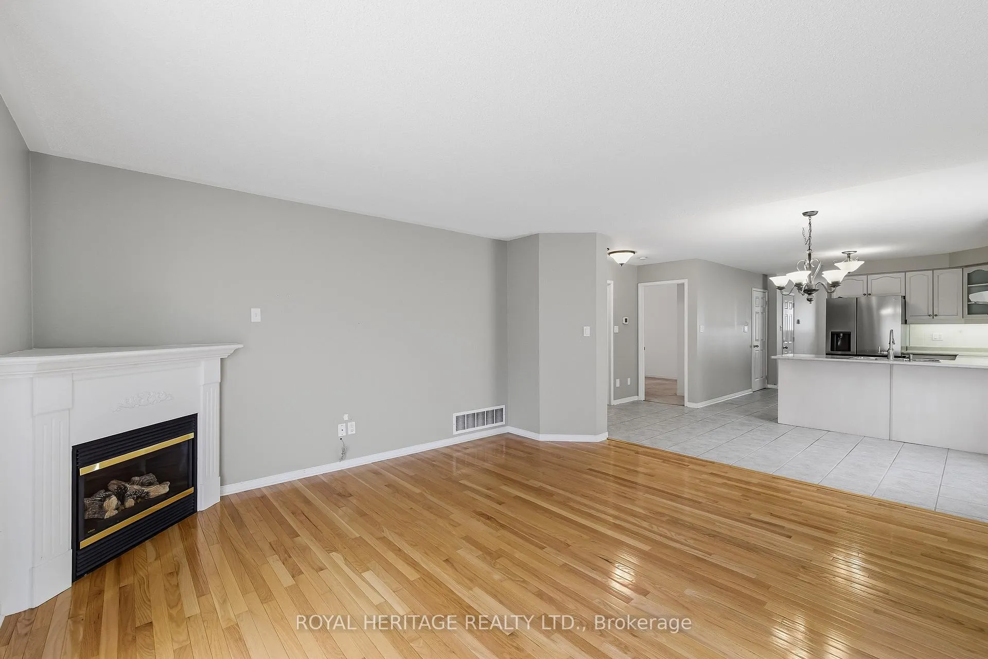 Photo 14 of 19 Fitzpatrick Court, Whitby, Brooklin — HOMEH
