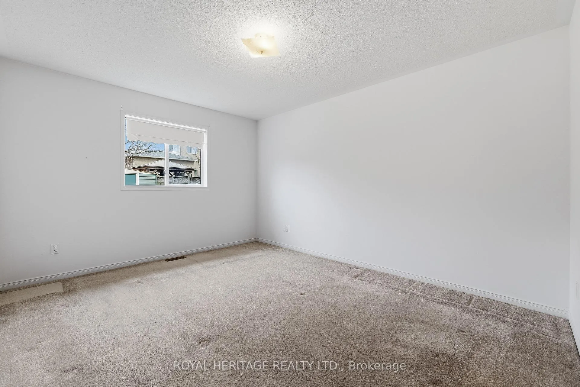 Photo 16 of 19 Fitzpatrick Court, Whitby, Brooklin — HOMEH