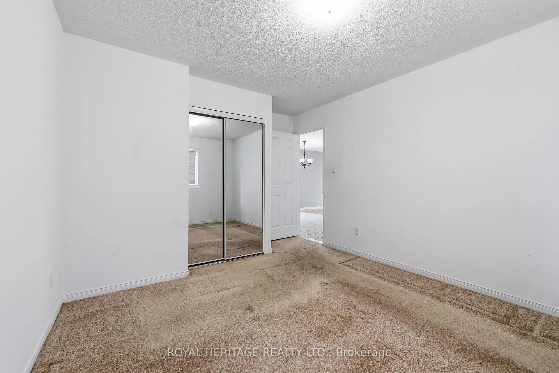 Photo 20 of 19 Fitzpatrick Court, Whitby, Brooklin — HOMEH