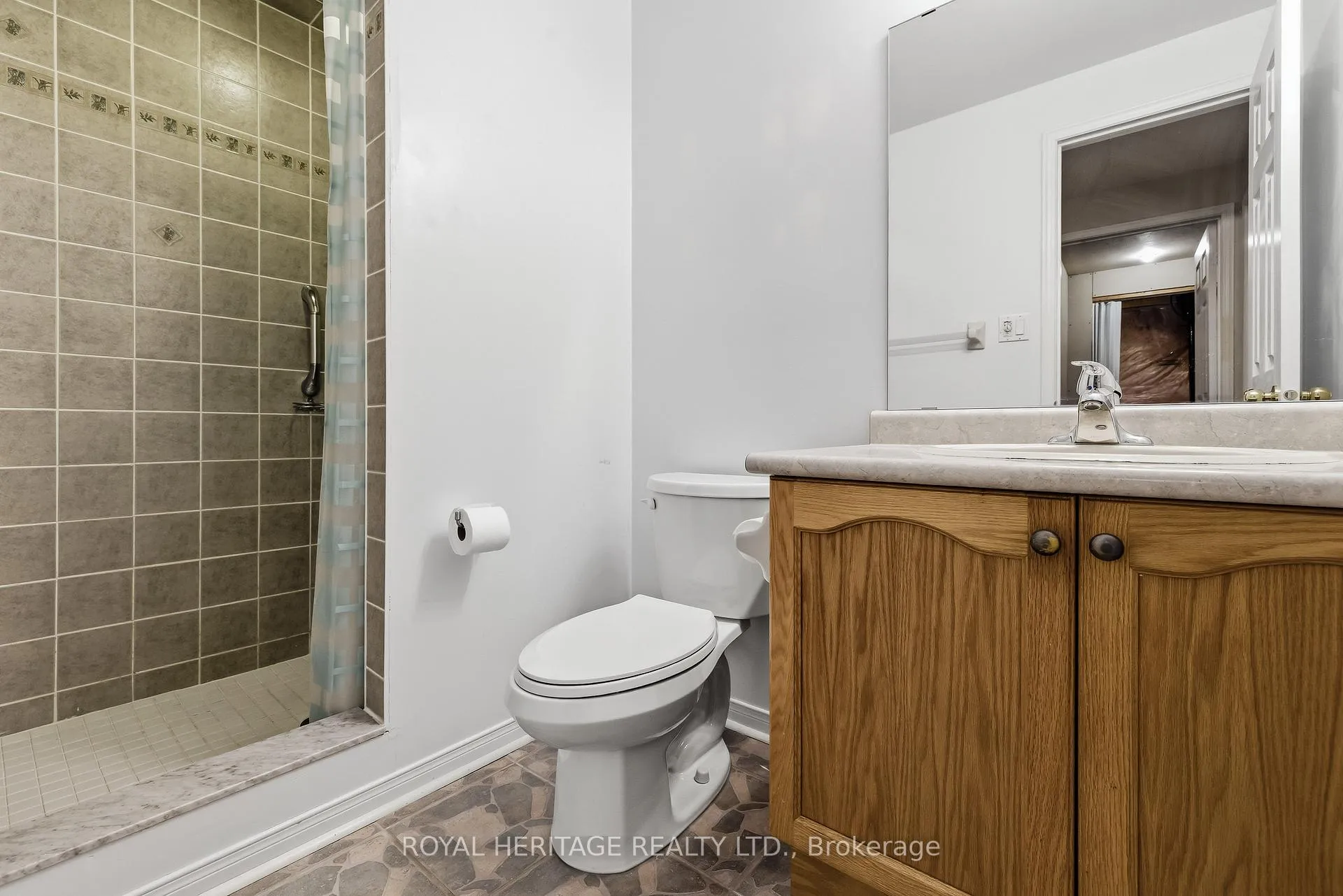 Photo 26 of 19 Fitzpatrick Court, Whitby, Brooklin — HOMEH