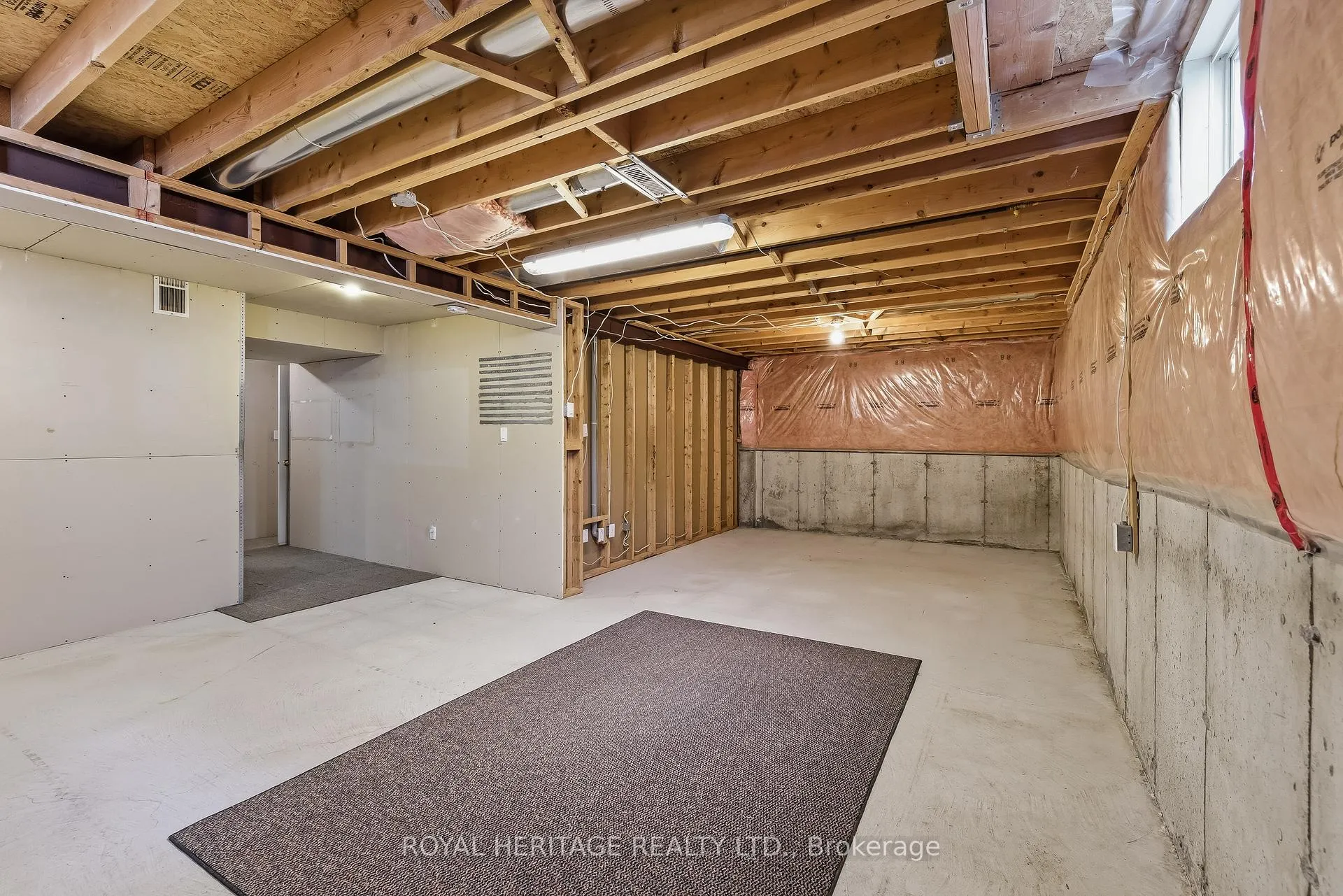 Photo 27 of 19 Fitzpatrick Court, Whitby, Brooklin — HOMEH