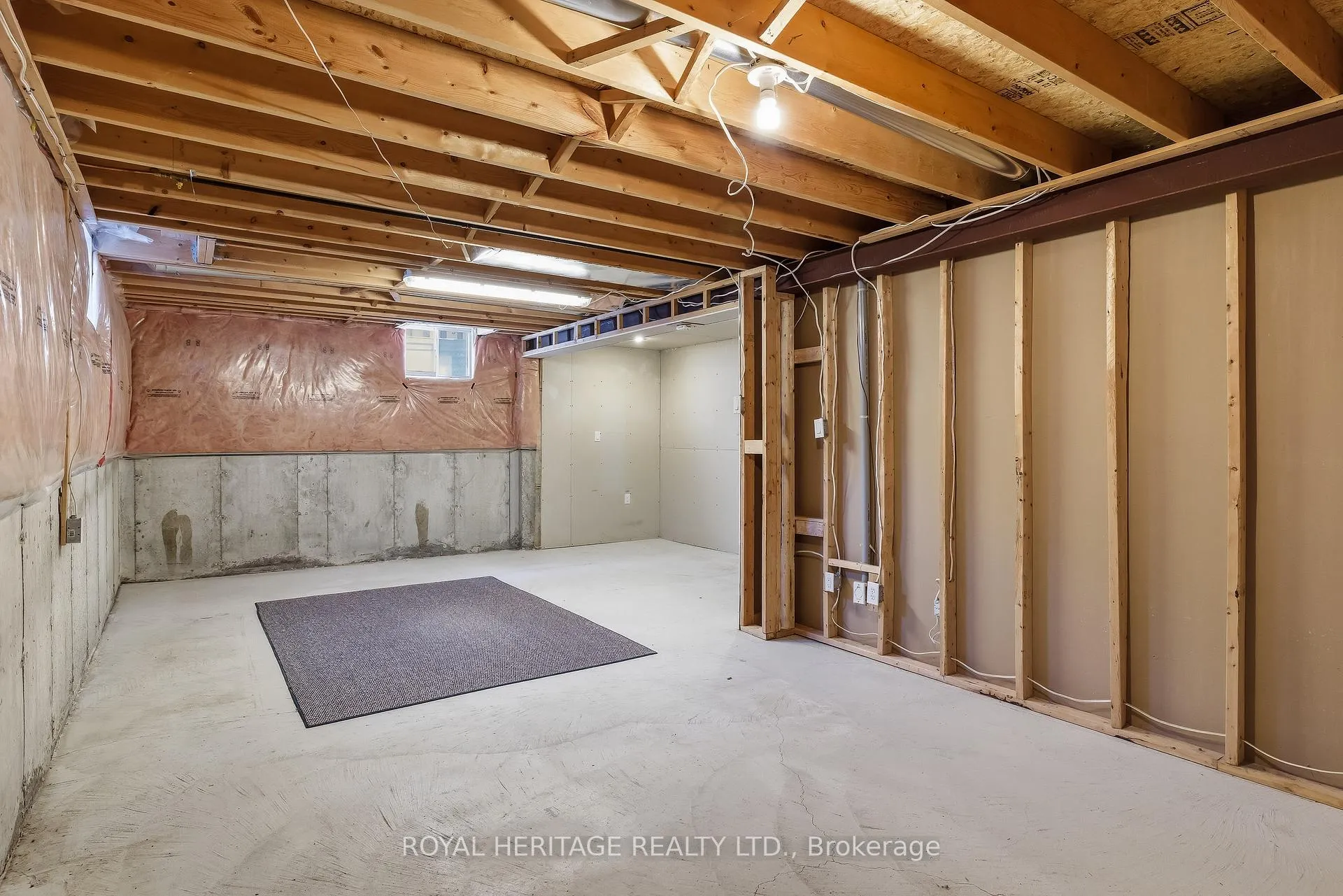 Photo 28 of 19 Fitzpatrick Court, Whitby, Brooklin — HOMEH