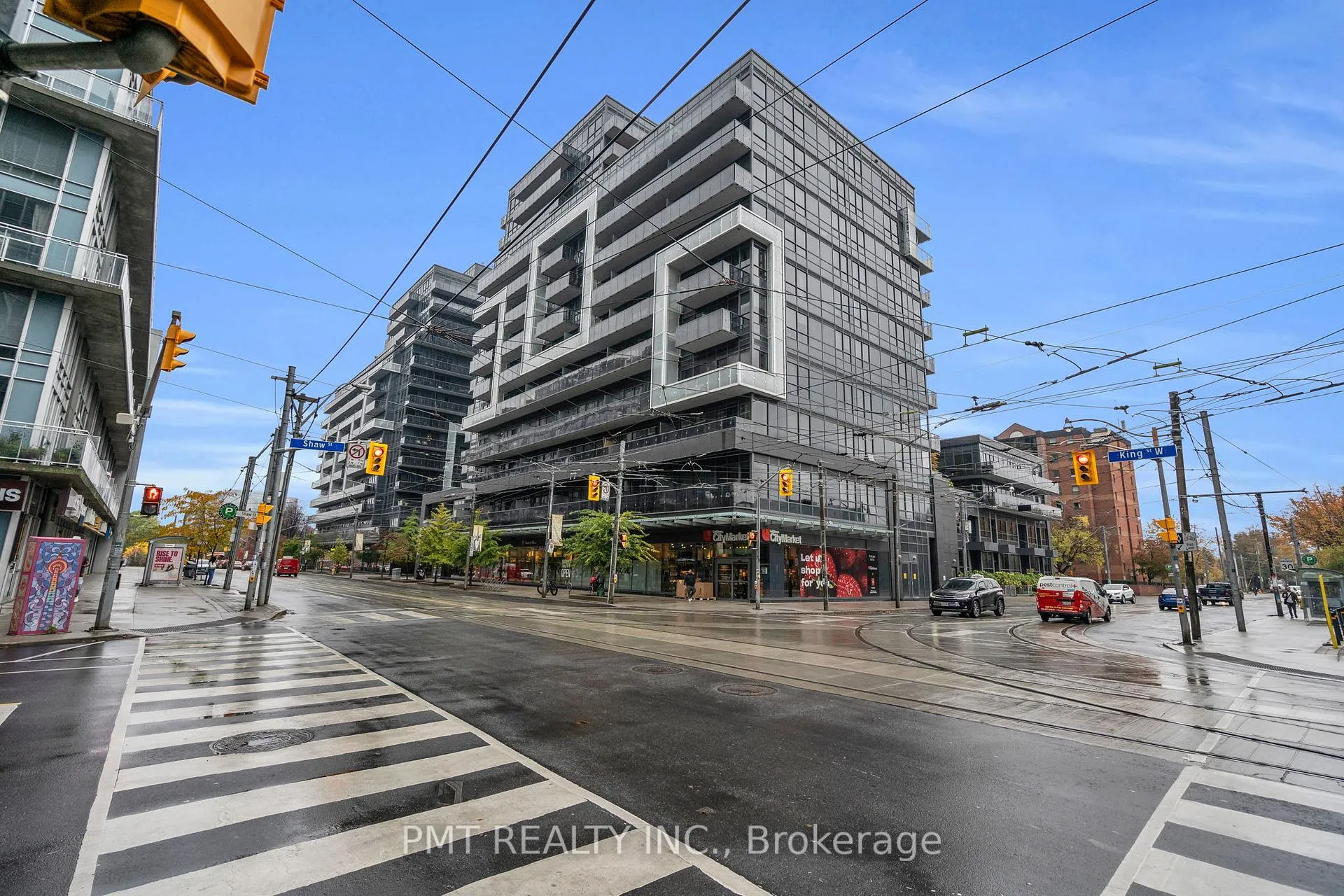 Front of Unit 1046, 1030 King Street W
