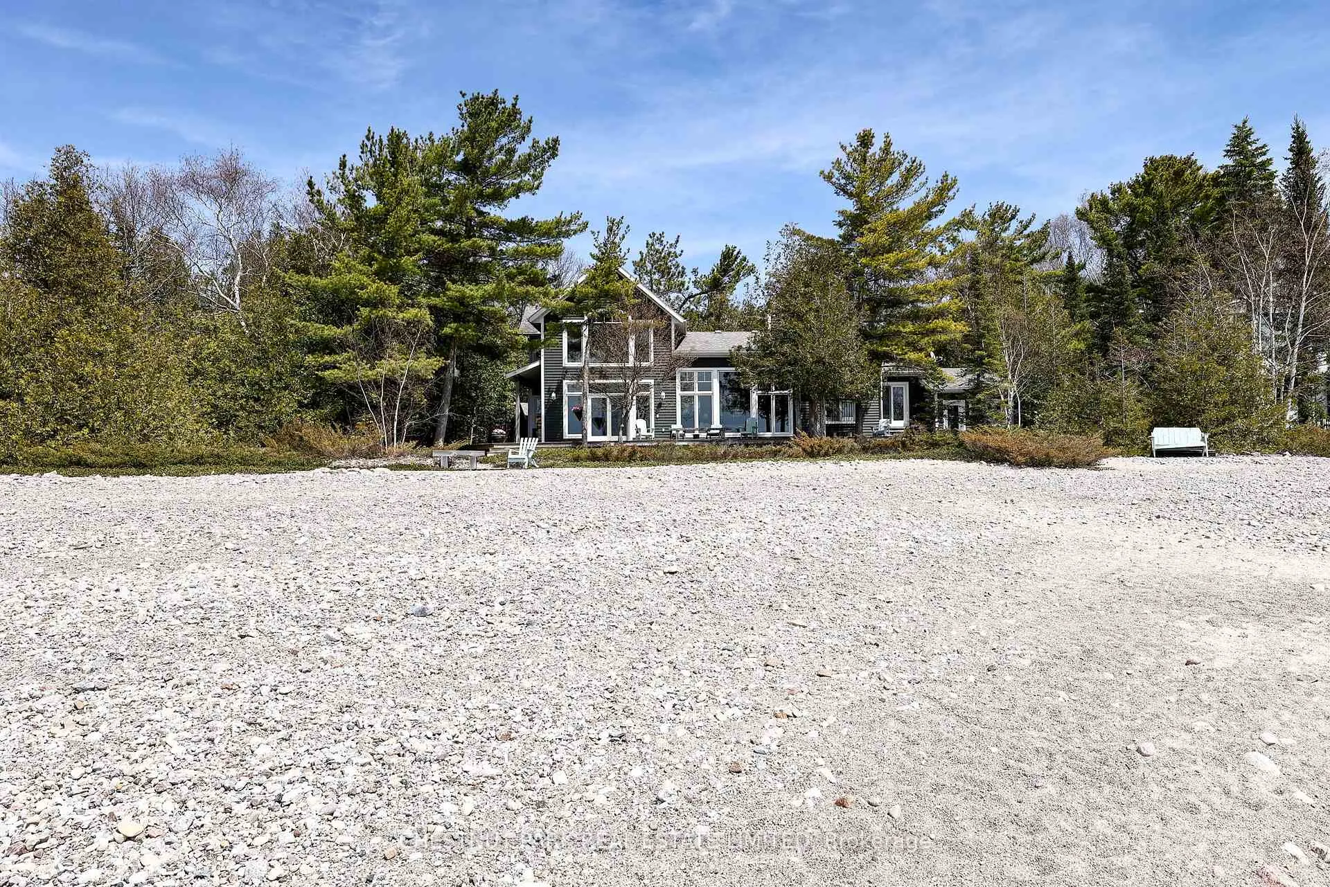Photo 2 of 46 Parklane Court, Tiny, Rural Tiny — HOMEH