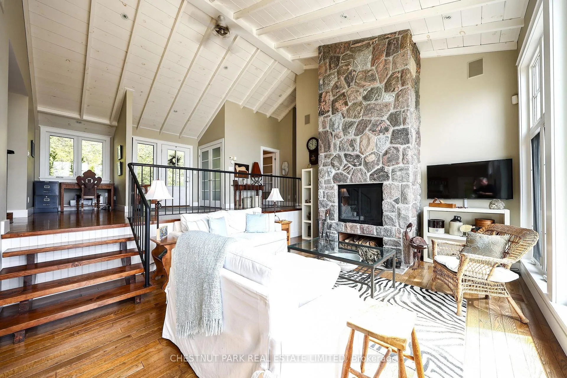 Photo 12 of 46 Parklane Court, Tiny, Rural Tiny — HOMEH