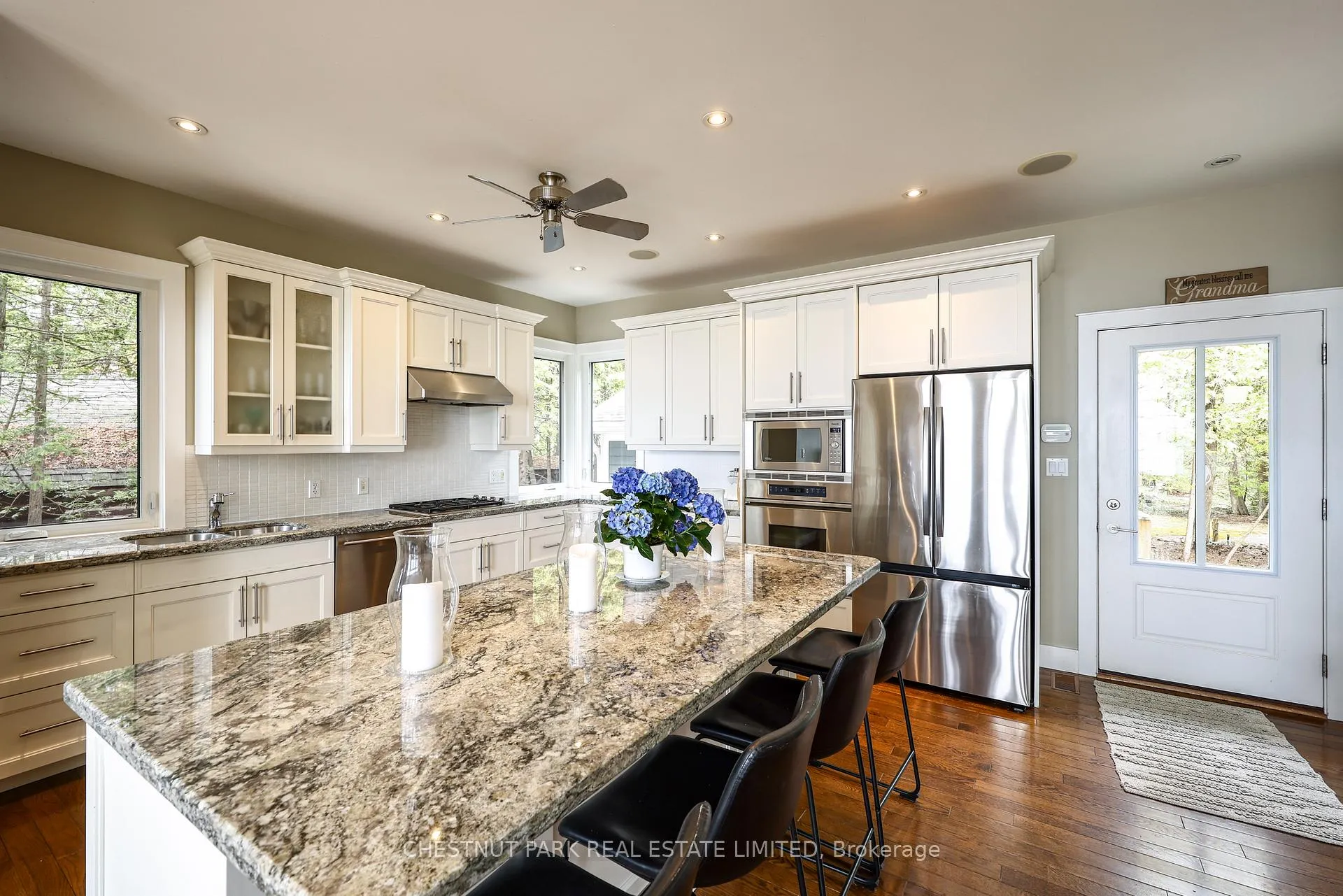 Photo 19 of 46 Parklane Court, Tiny, Rural Tiny — HOMEH