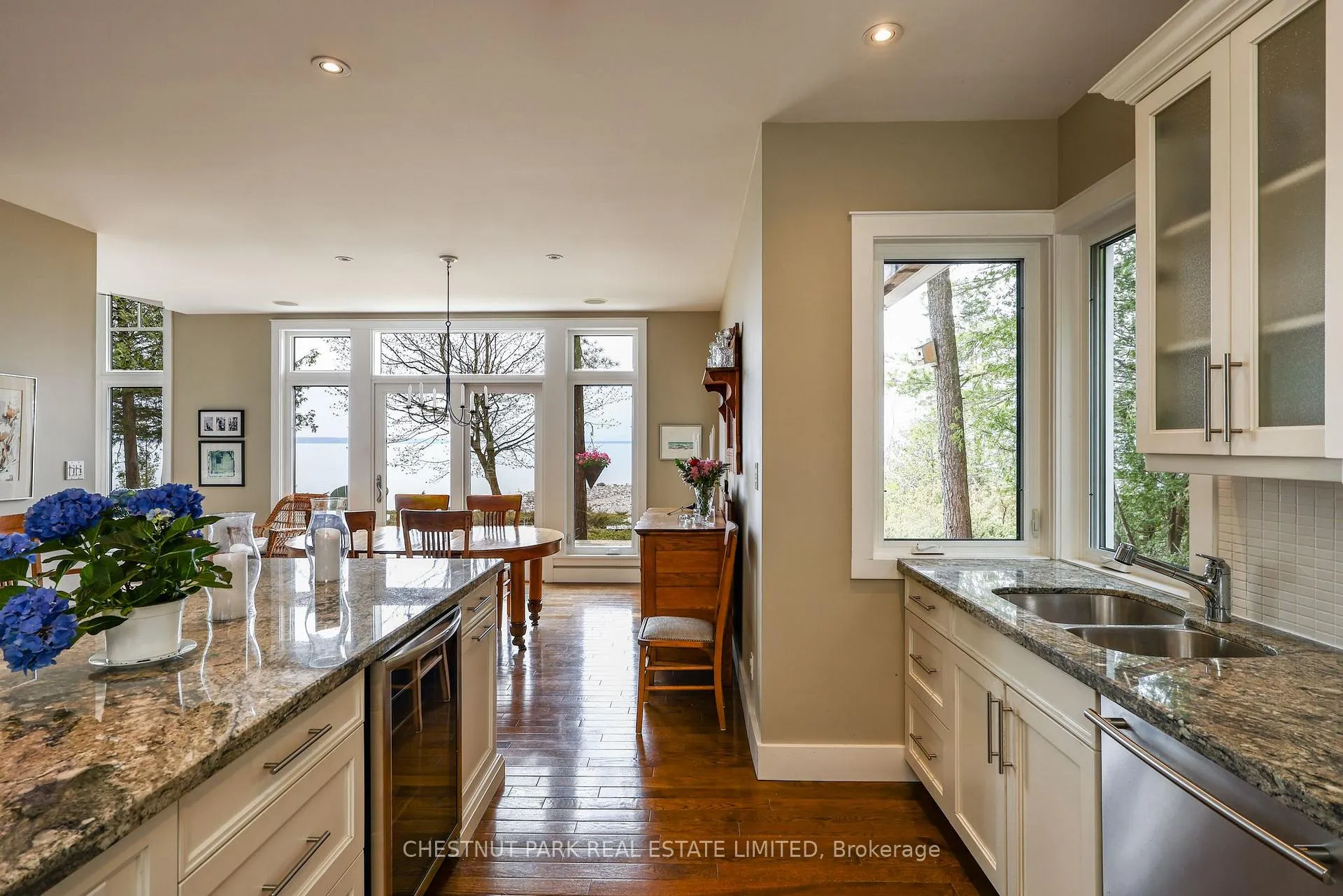 Photo 21 of 46 Parklane Court, Tiny, Rural Tiny — HOMEH