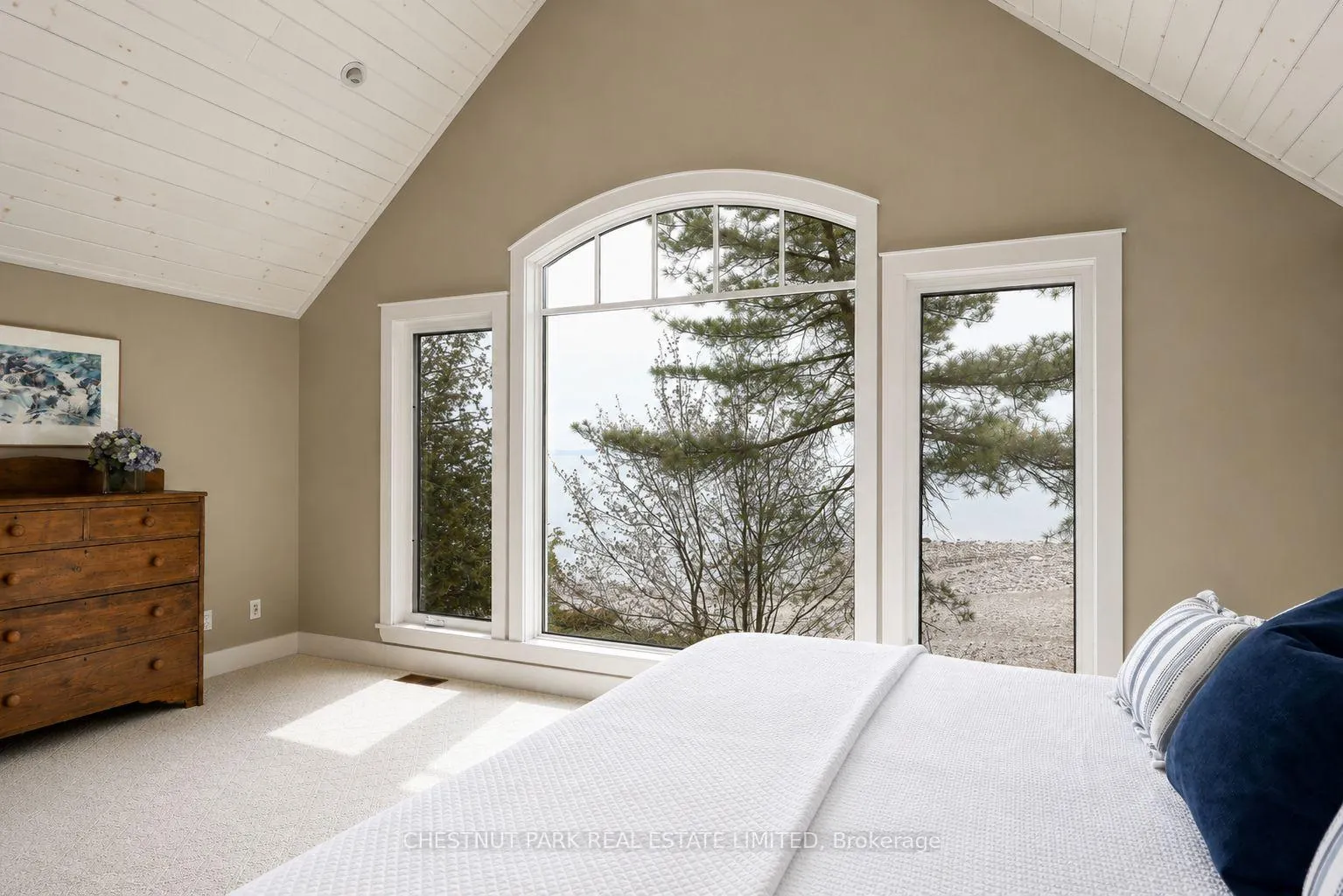 Photo 24 of 46 Parklane Court, Tiny, Rural Tiny — HOMEH