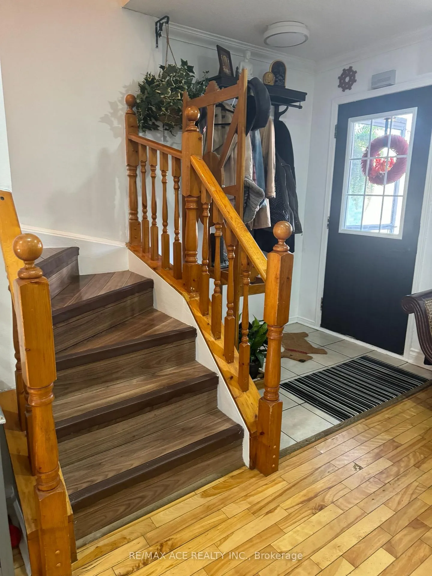 Photo 5 of 1456 Valley Drive, Oshawa, Lakeview — HOMEH