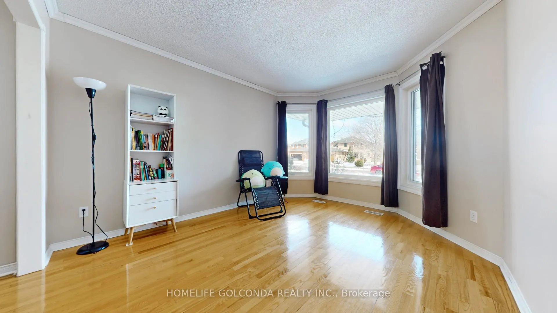 Photo 2 of 39 Etherington Crescent, Barrie, West Bayfield — HOMEH