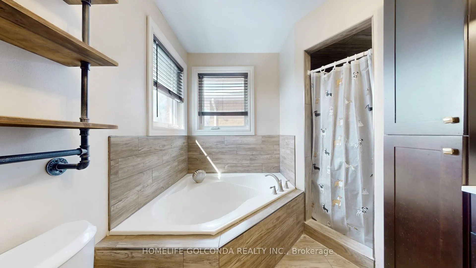 Photo 27 of 39 Etherington Crescent, Barrie, West Bayfield — HOMEH