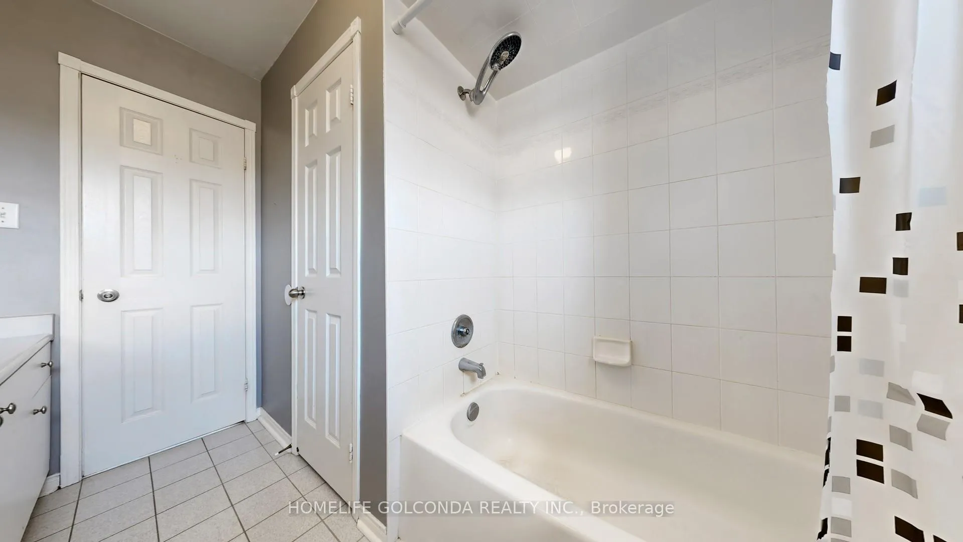 Photo 37 of 39 Etherington Crescent, Barrie, West Bayfield — HOMEH