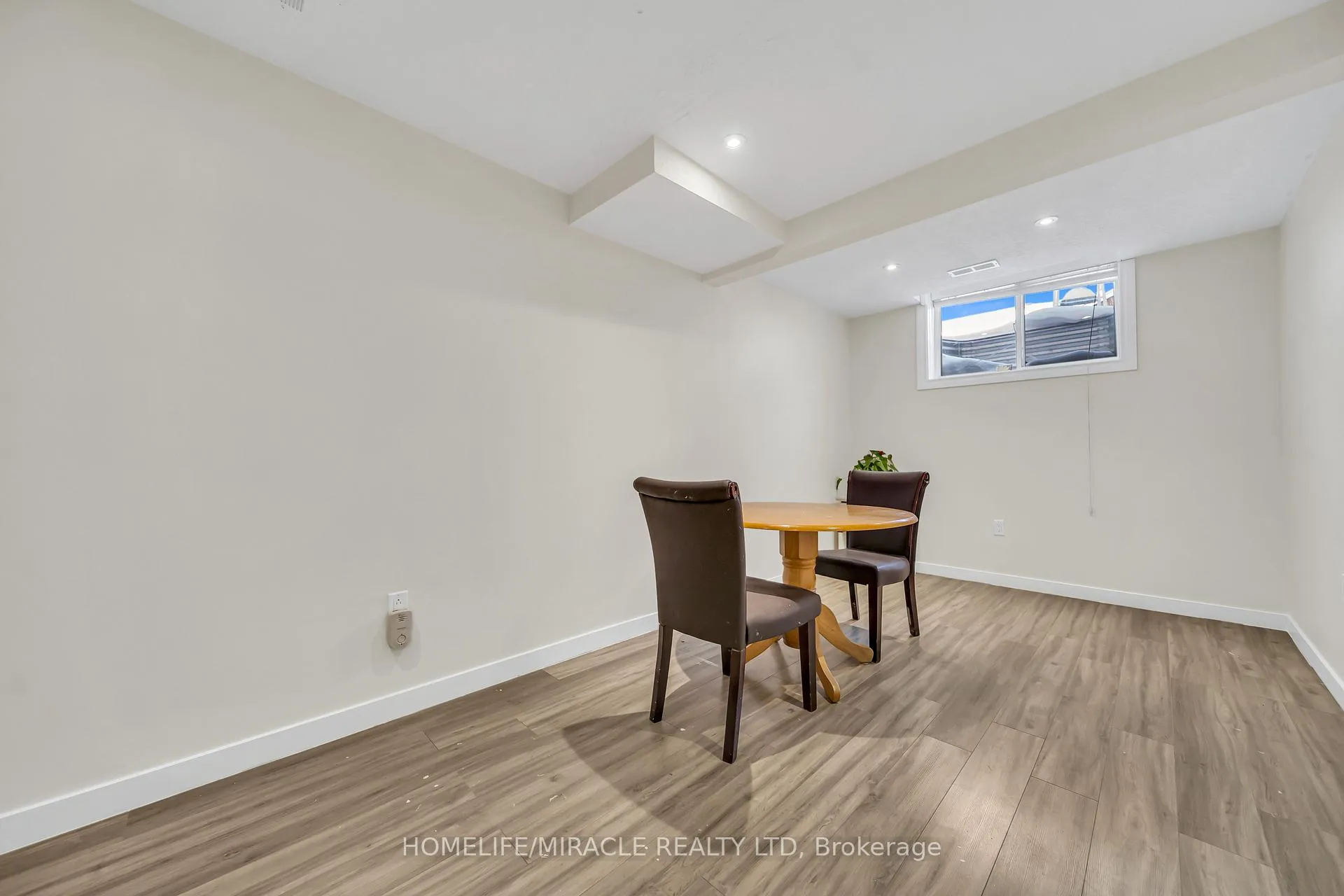 Photo 33 of 25 Breesegarden Lane, Guelph, Grange Road — HOMEH