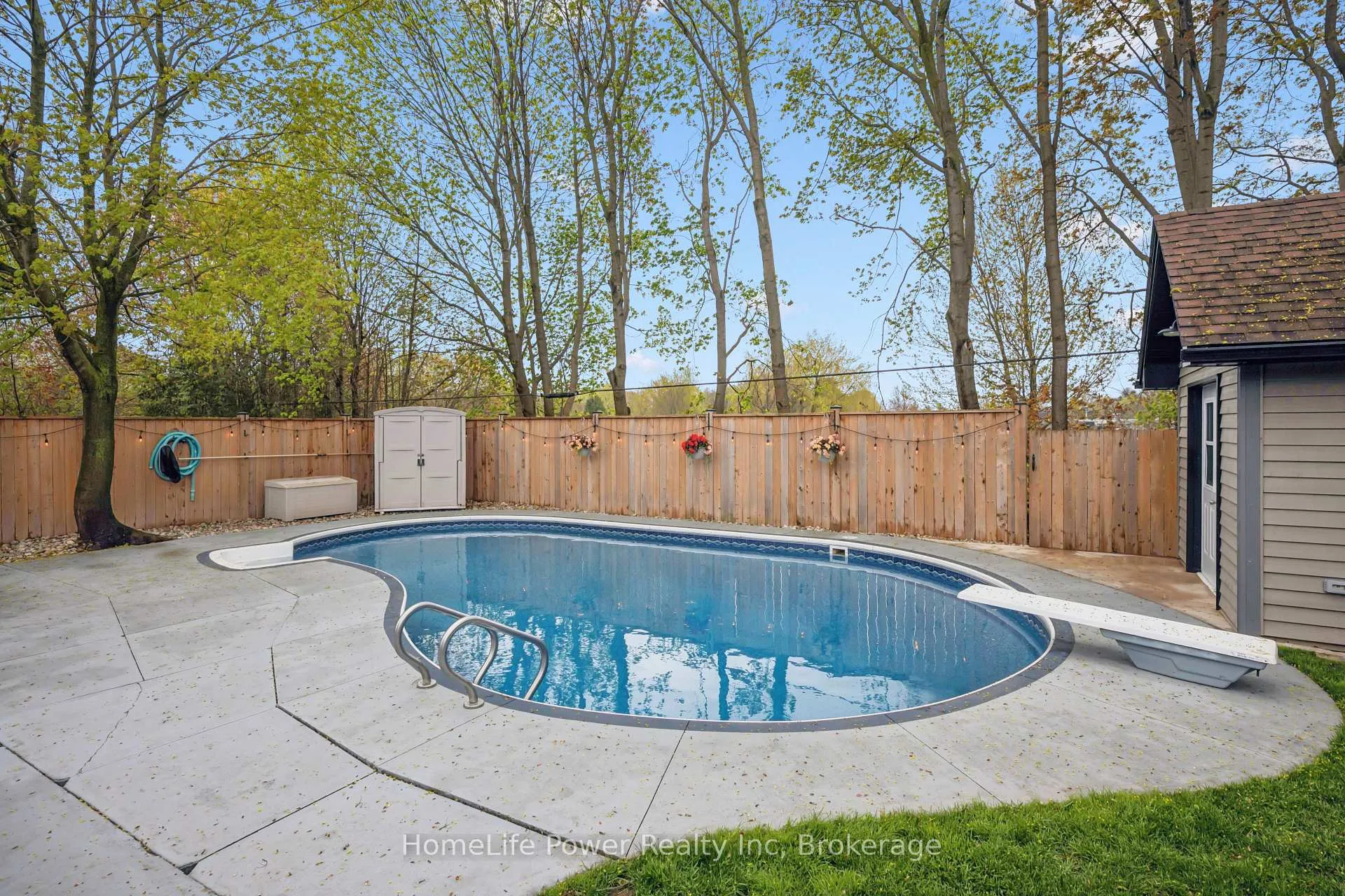 Photo 30 of 38 Balmoral Drive, Guelph, Riverside Park — HOMEH