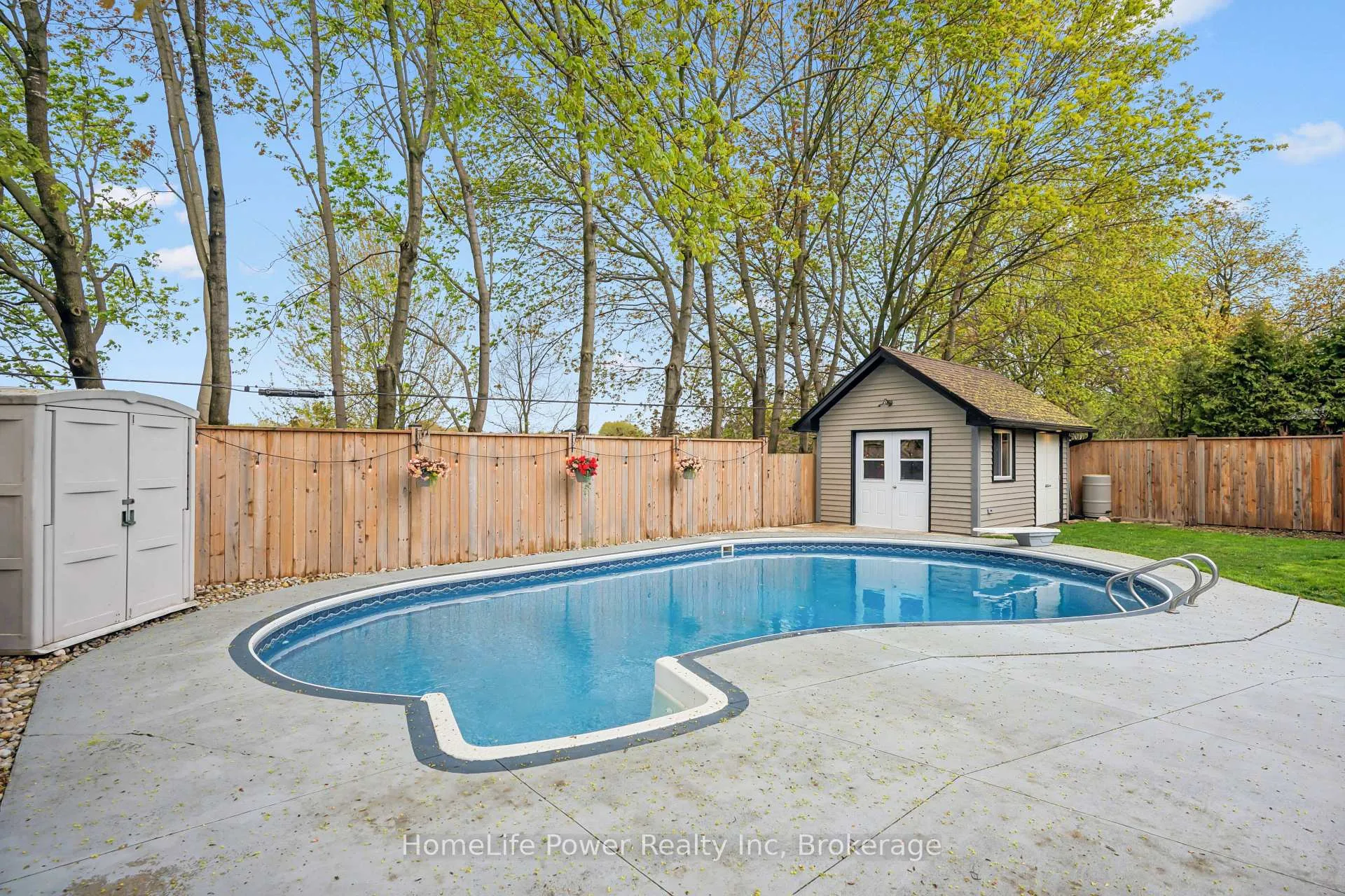 Photo 32 of 38 Balmoral Drive, Guelph, Riverside Park — HOMEH