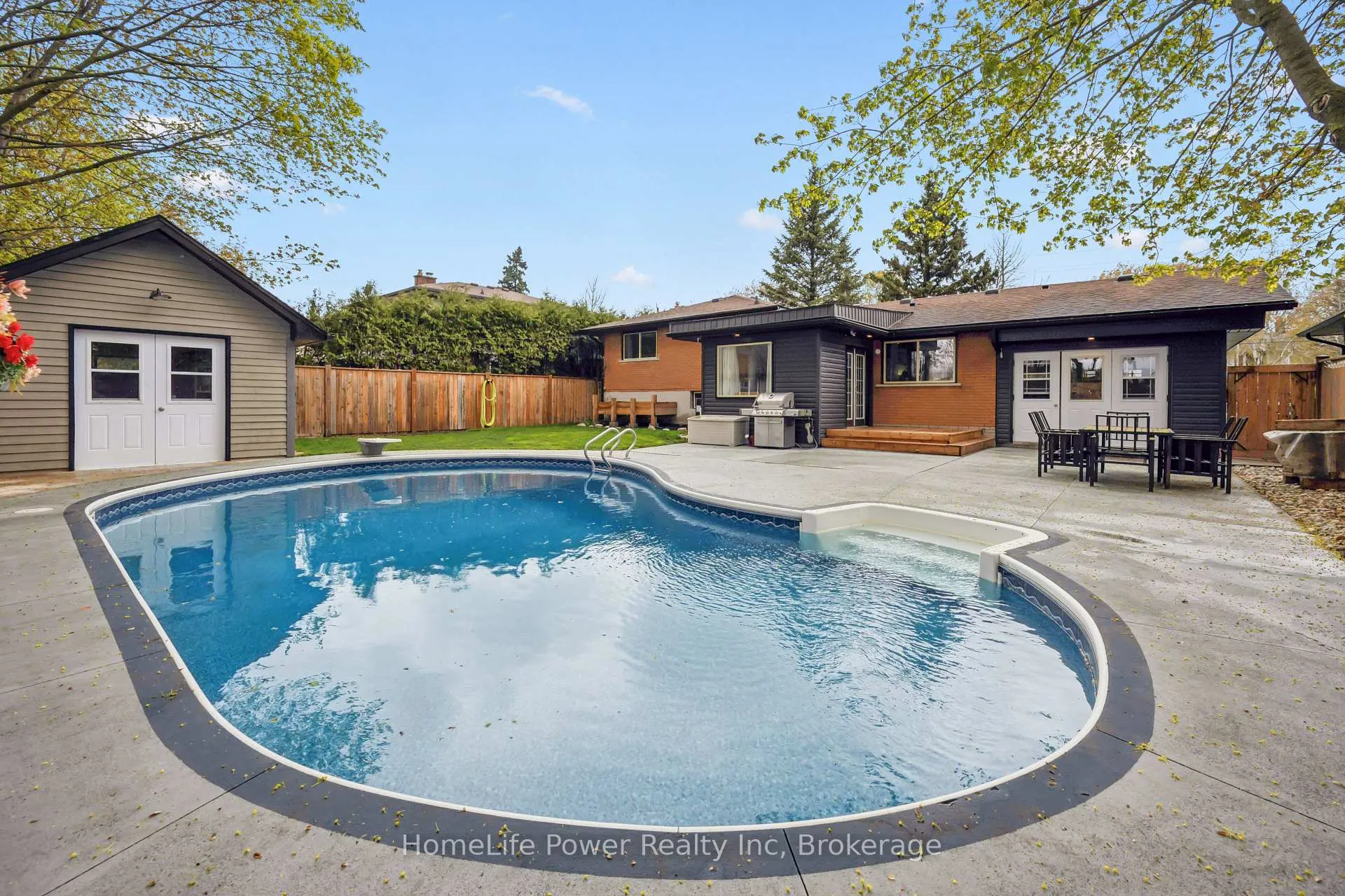 Photo 34 of 38 Balmoral Drive, Guelph, Riverside Park — HOMEH
