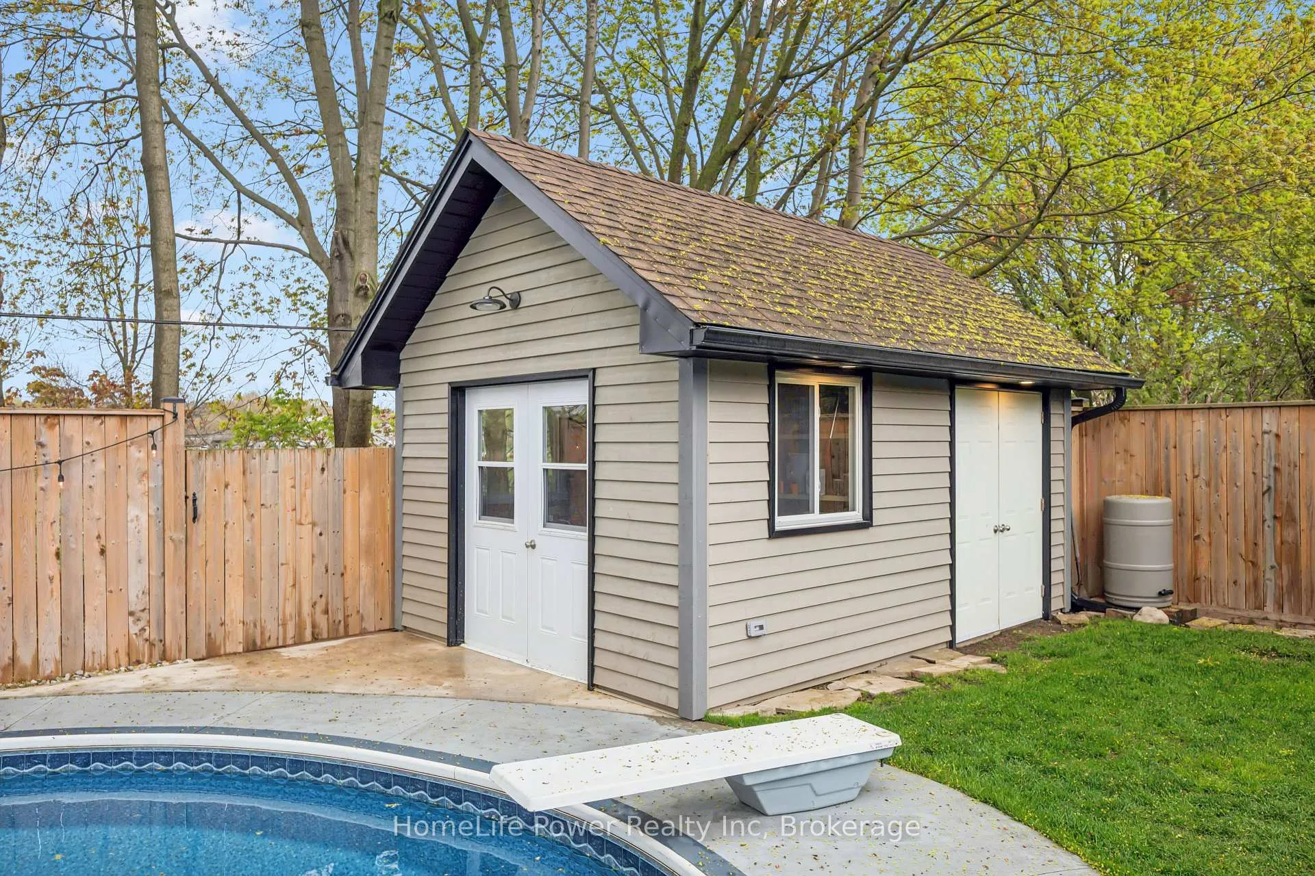 Photo 37 of 38 Balmoral Drive, Guelph, Riverside Park — HOMEH