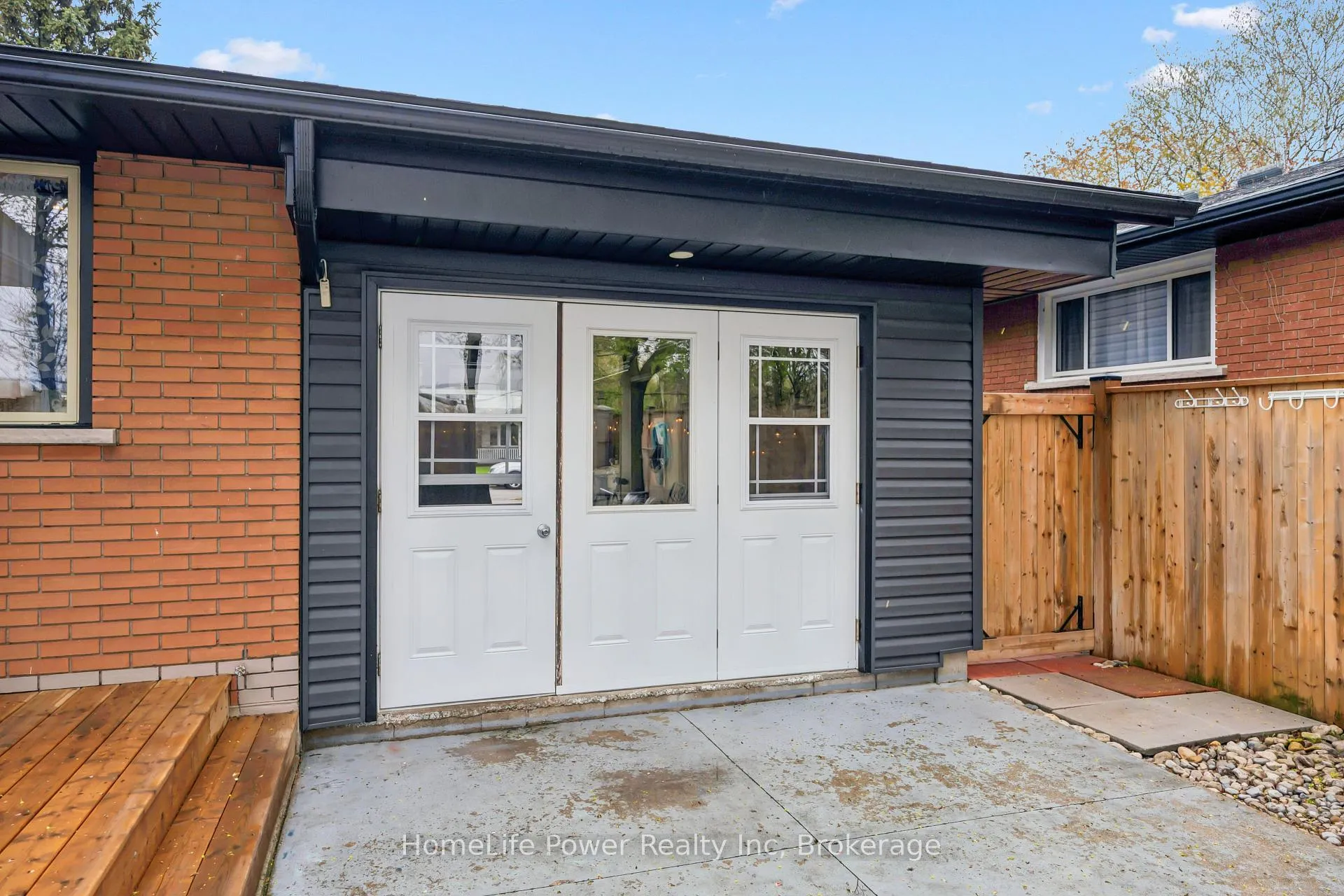 Photo 40 of 38 Balmoral Drive, Guelph, Riverside Park — HOMEH