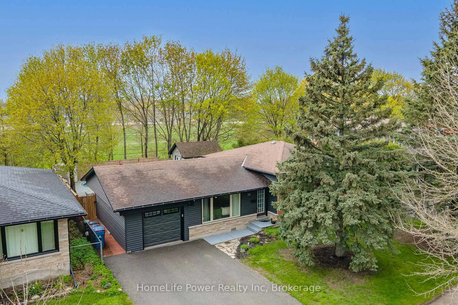 Photo 42 of 38 Balmoral Drive, Guelph, Riverside Park — HOMEH