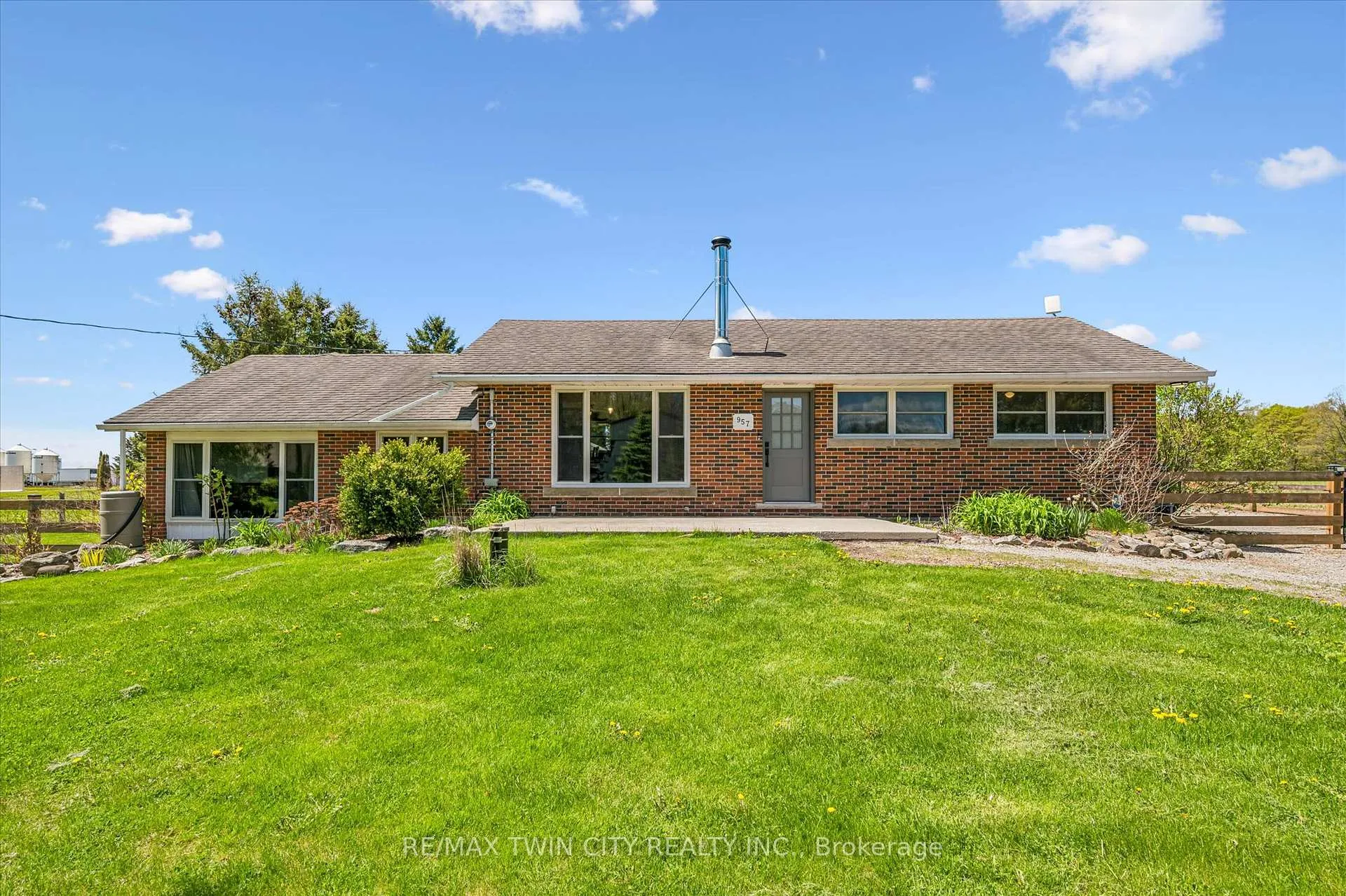 Photo 2 of 957 Middletown Road, Hamilton, Rural Flamborough — HOMEH