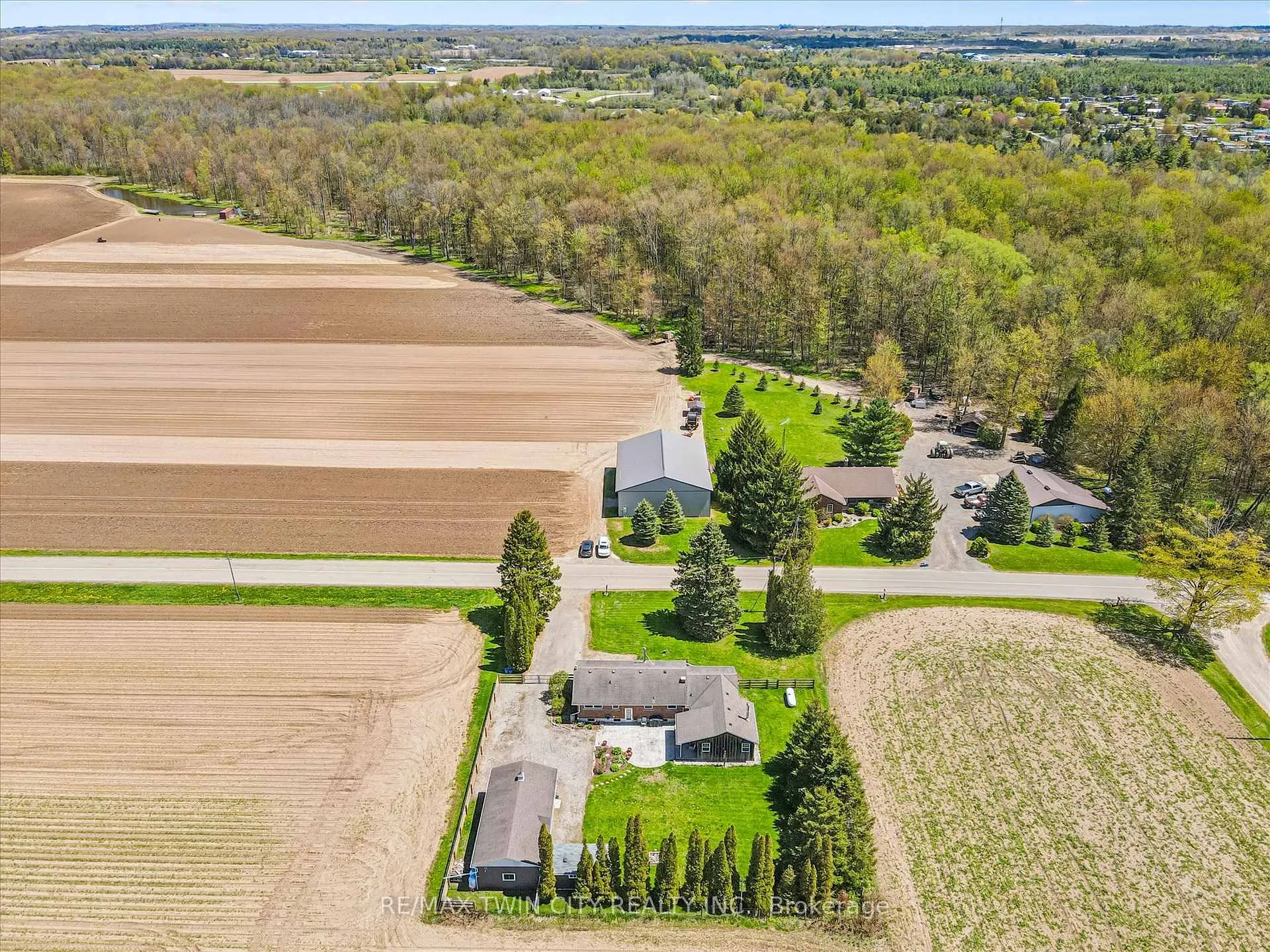 Photo 10 of 957 Middletown Road, Hamilton, Rural Flamborough — HOMEH