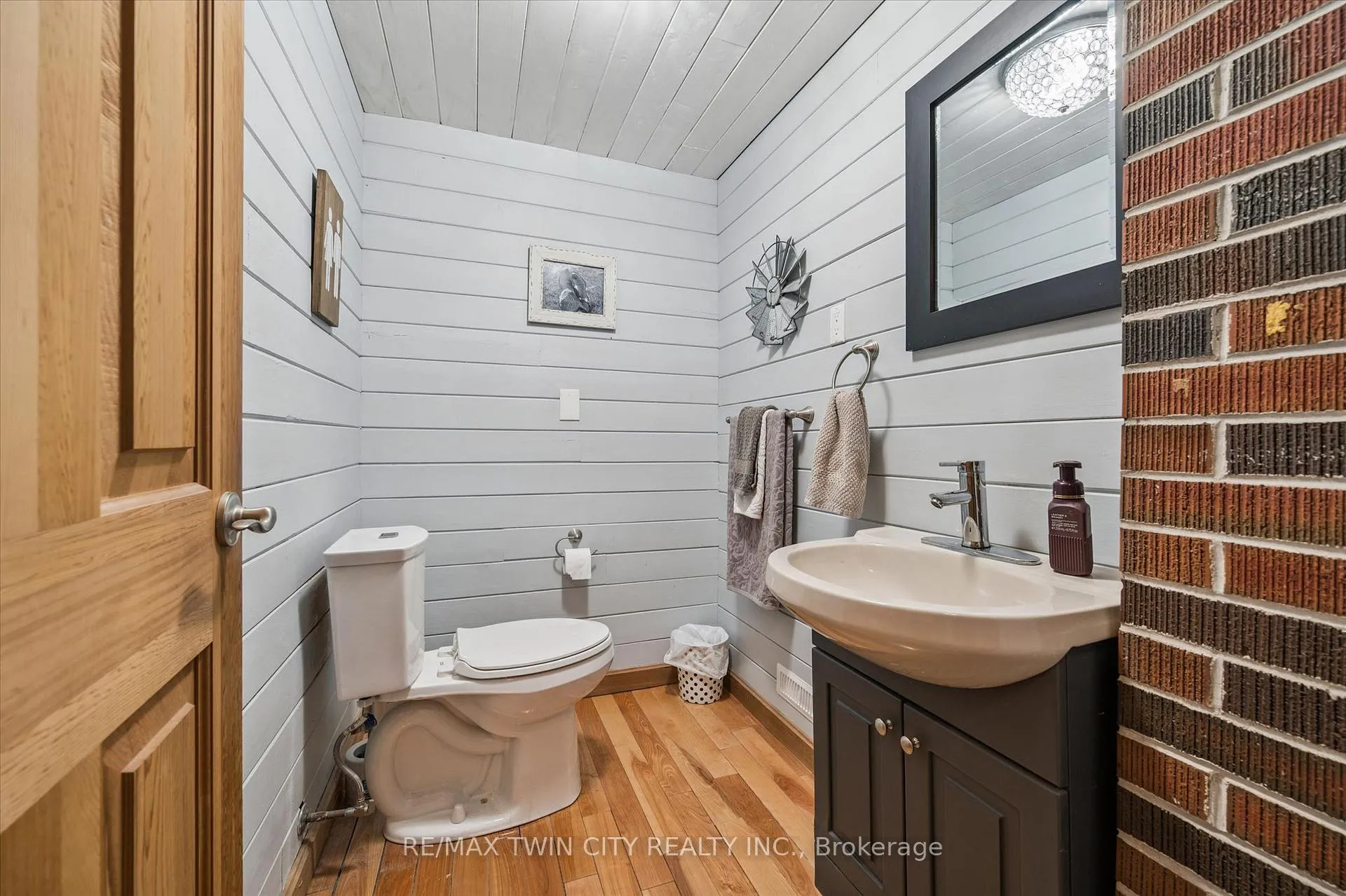 Photo 17 of 957 Middletown Road, Hamilton, Rural Flamborough — HOMEH