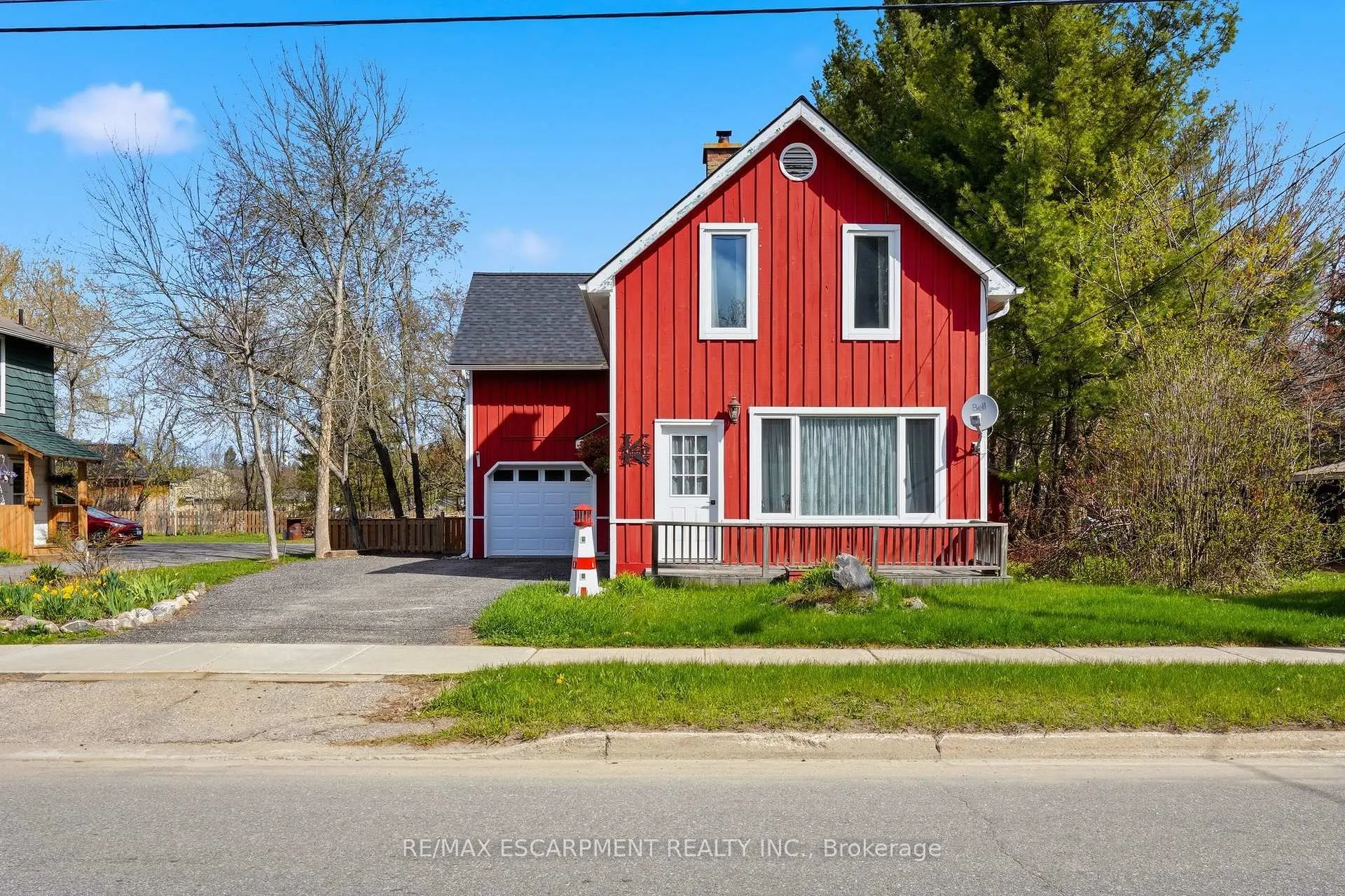 Photo 2 of 181 Dill Street, Bracebridge, Macaulay — HOMEH