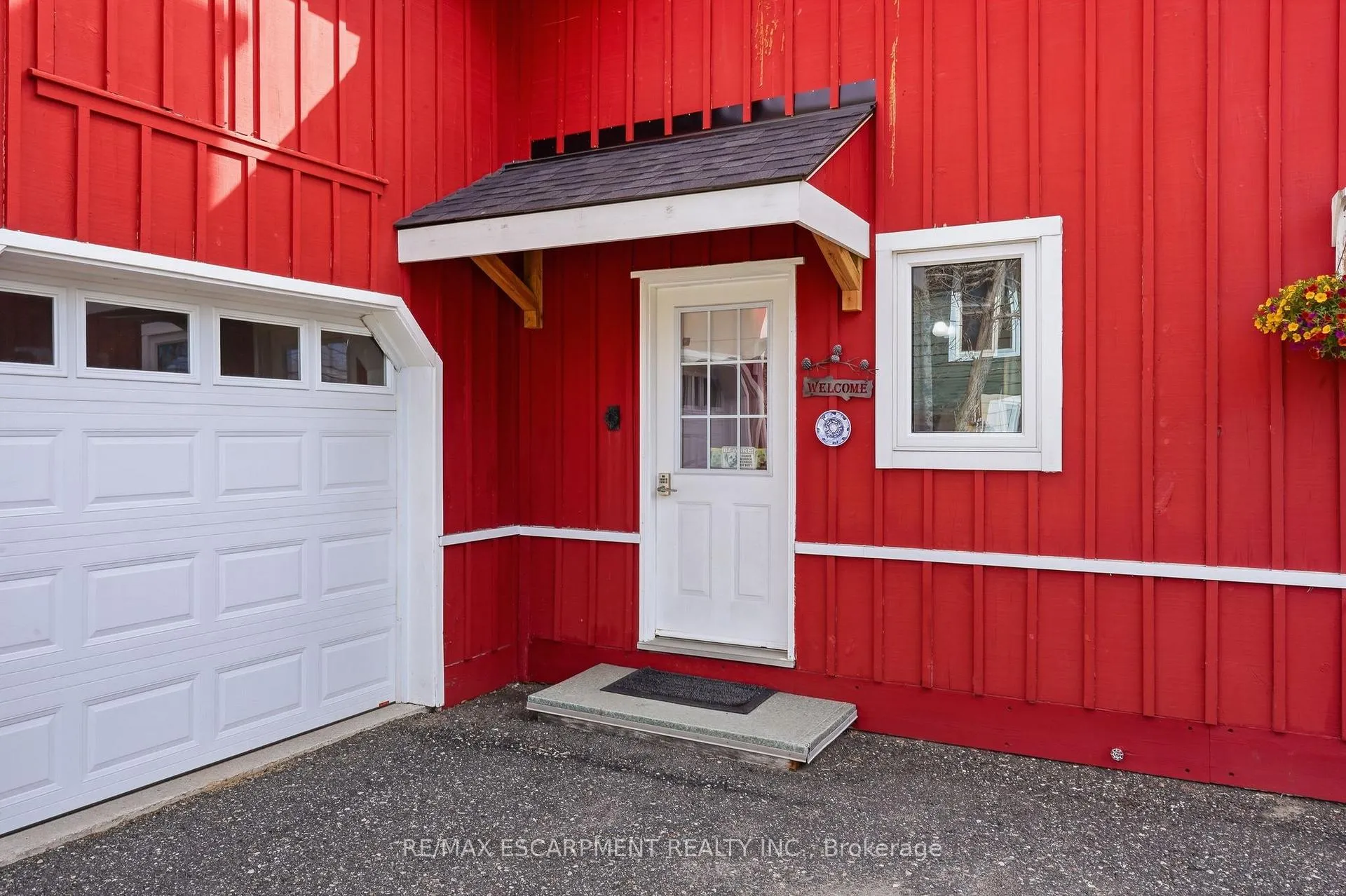 Photo 4 of 181 Dill Street, Bracebridge, Macaulay — HOMEH