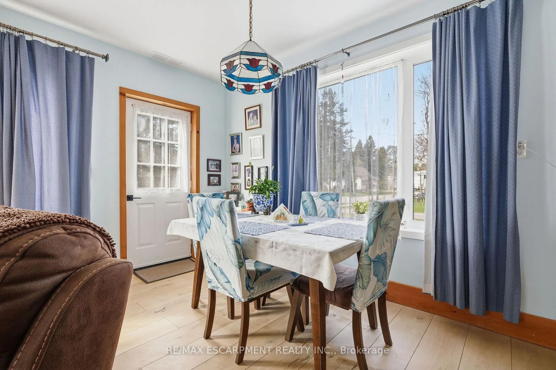 Photo 5 of 181 Dill Street, Bracebridge, Macaulay — HOMEH