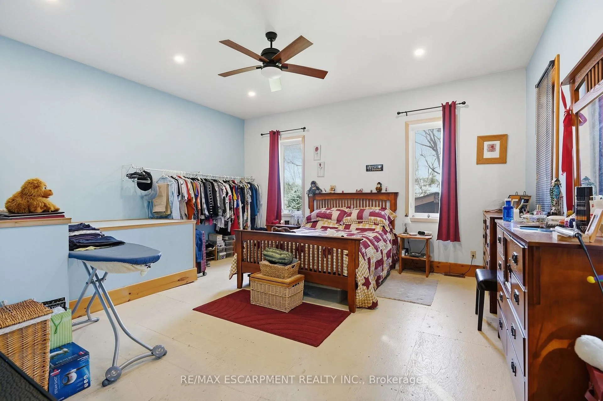 Photo 13 of 181 Dill Street, Bracebridge, Macaulay — HOMEH