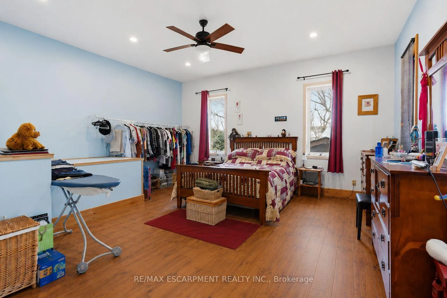 Photo 14 of 181 Dill Street, Bracebridge, Macaulay — HOMEH