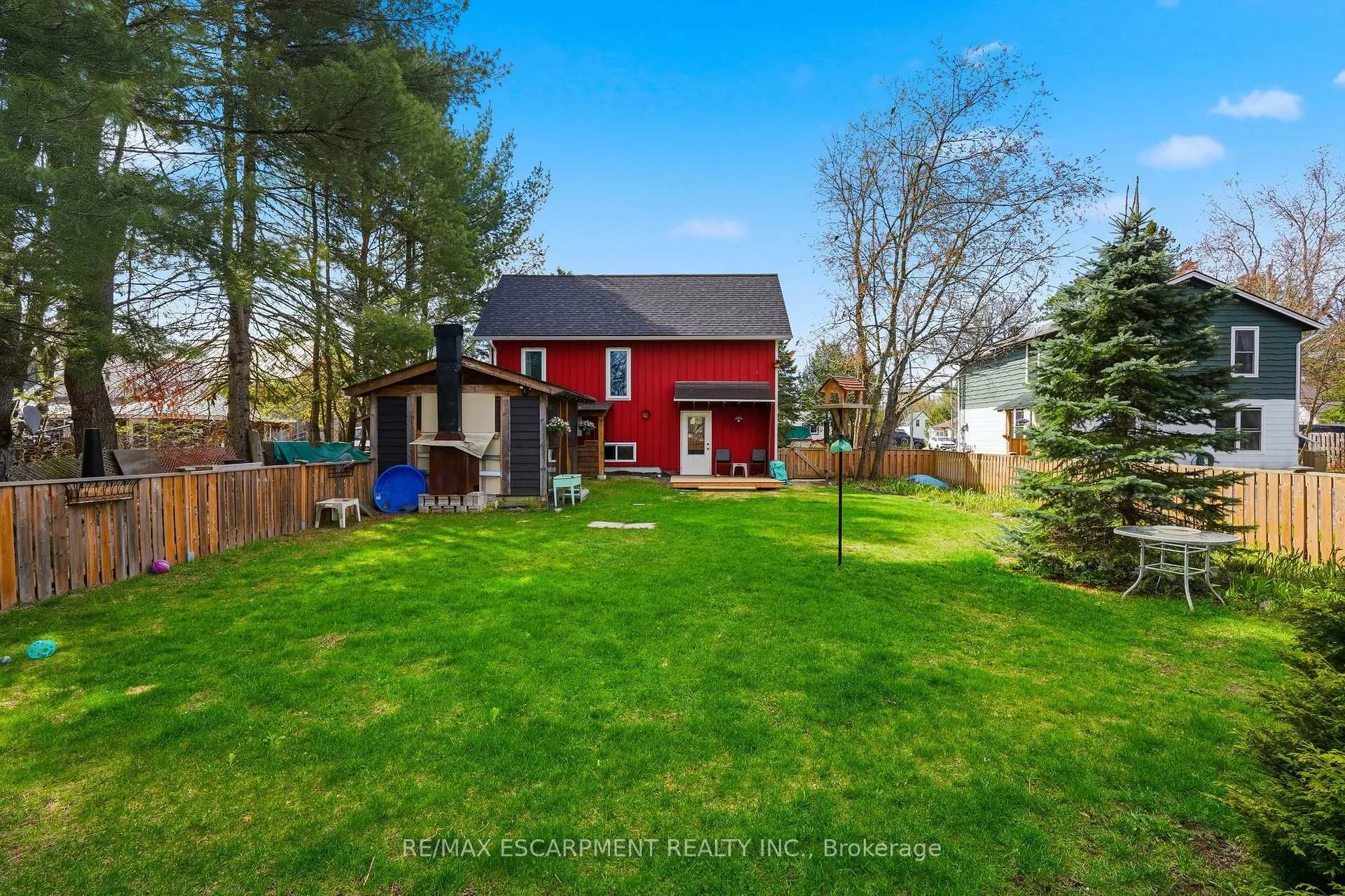 Photo 27 of 181 Dill Street, Bracebridge, Macaulay — HOMEH