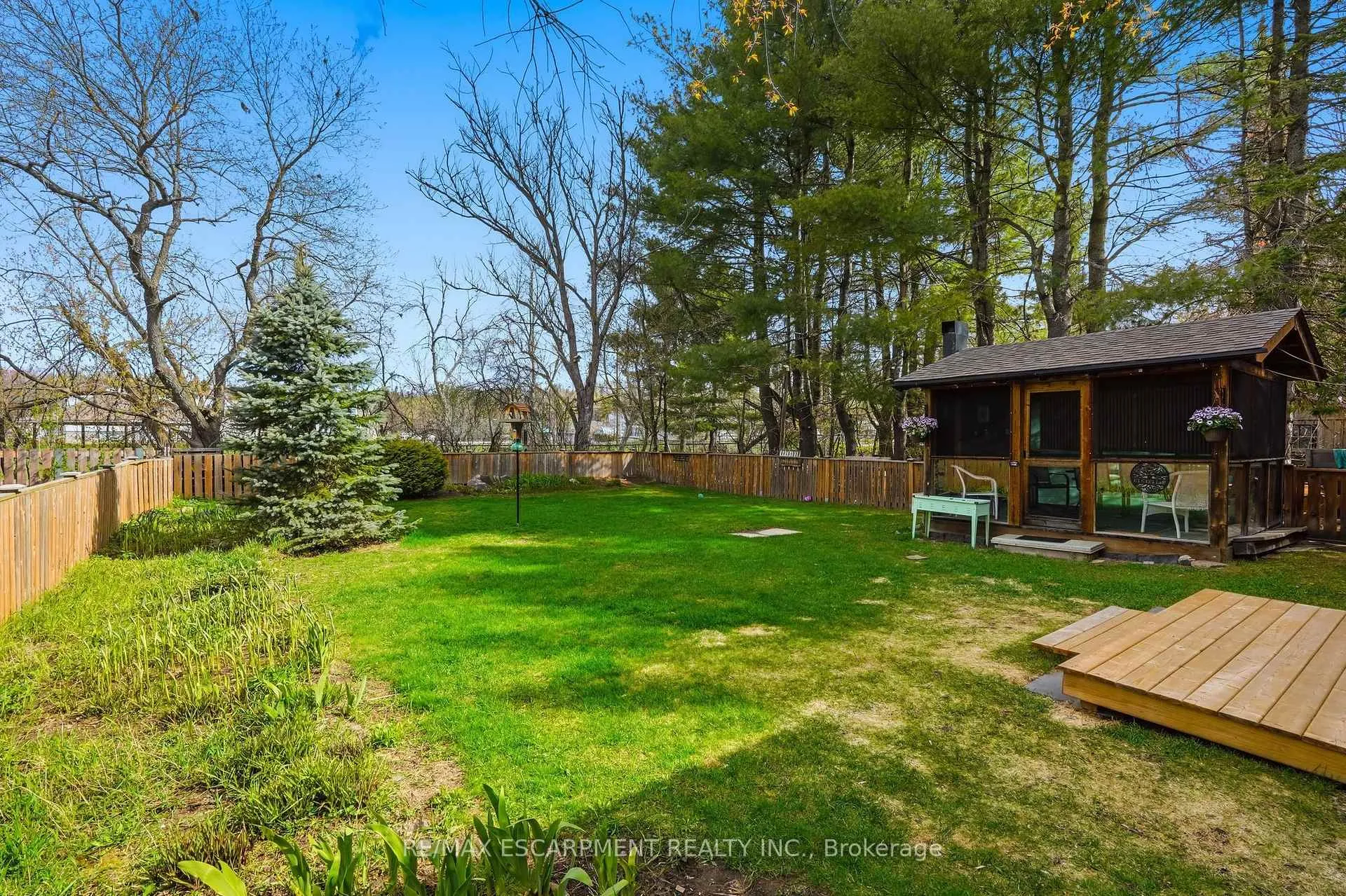 Photo 28 of 181 Dill Street, Bracebridge, Macaulay — HOMEH