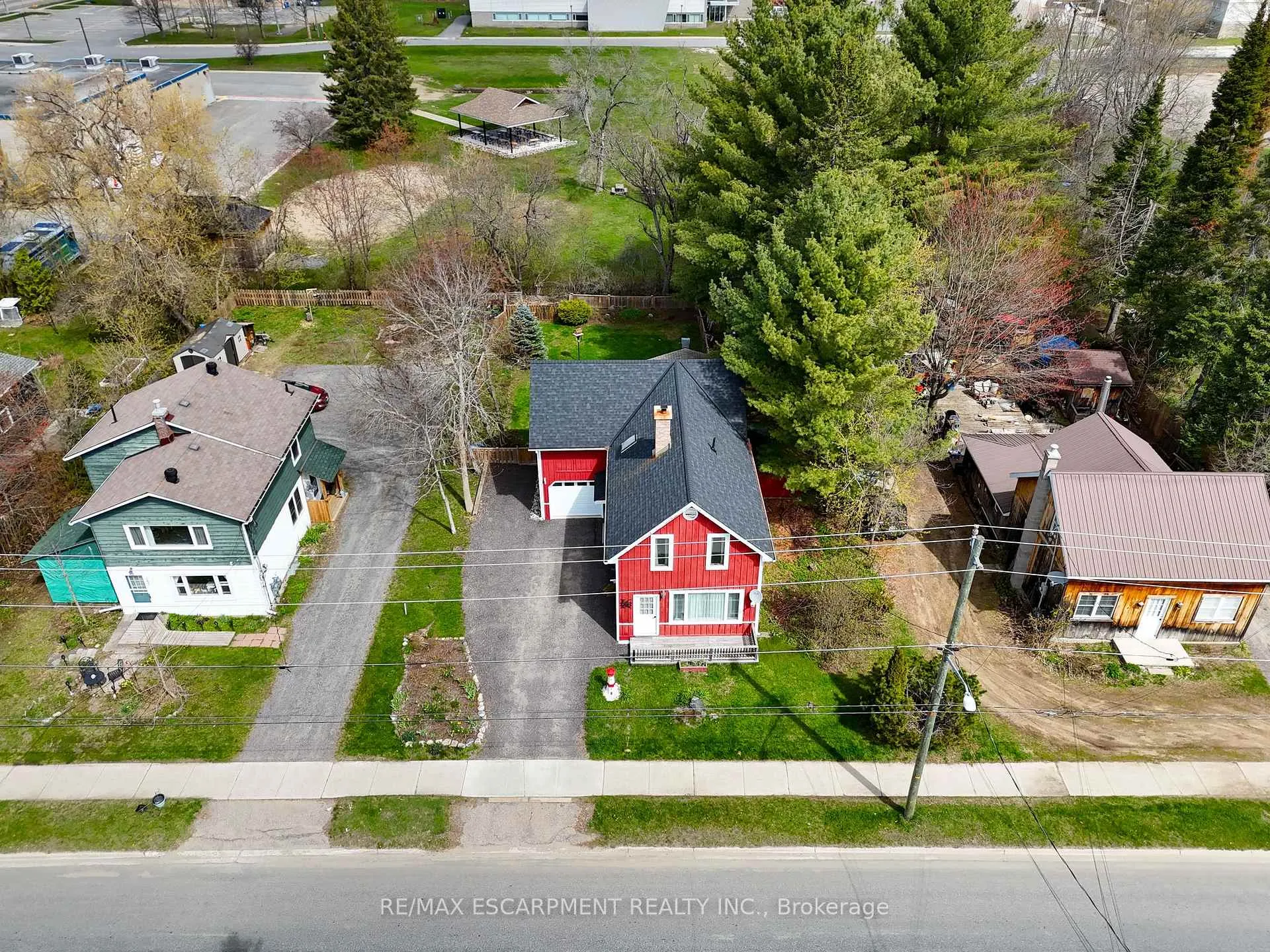 Photo 30 of 181 Dill Street, Bracebridge, Macaulay — HOMEH