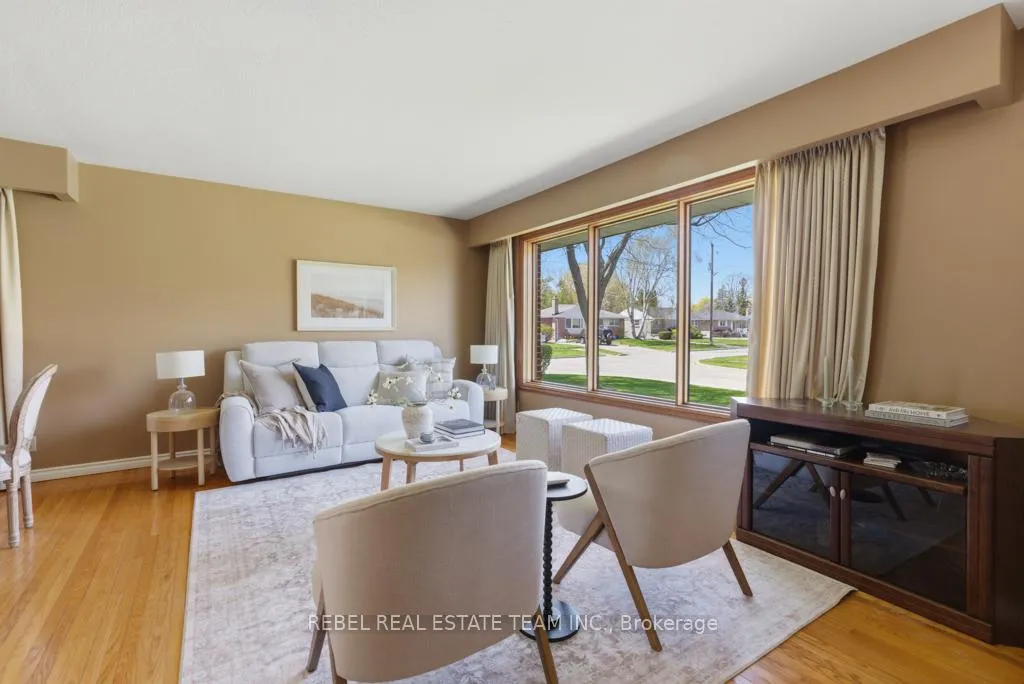 Photo 6 of 331 Walmer Road, Oshawa, McLaughlin — HOMEH