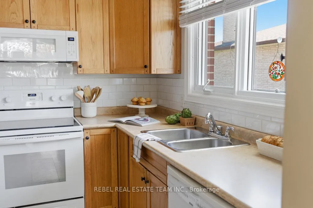 Photo 12 of 331 Walmer Road, Oshawa, McLaughlin — HOMEH
