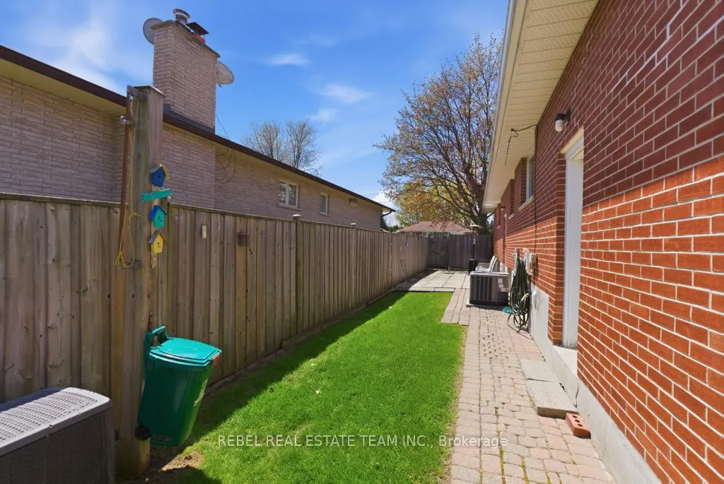 Photo 26 of 331 Walmer Road, Oshawa, McLaughlin — HOMEH